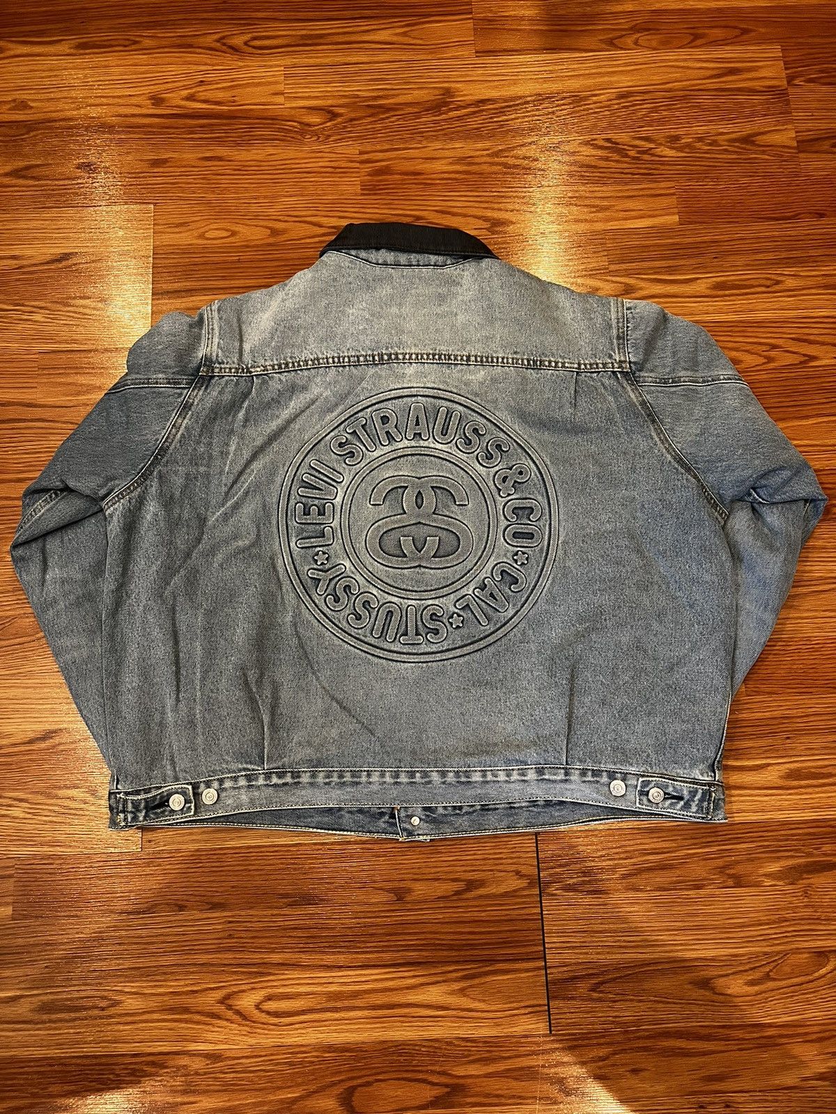 Stussy STUSSY X LEVI'S EMBOSSED DENIM TRUCKER JACKET SIZE XL Grailed