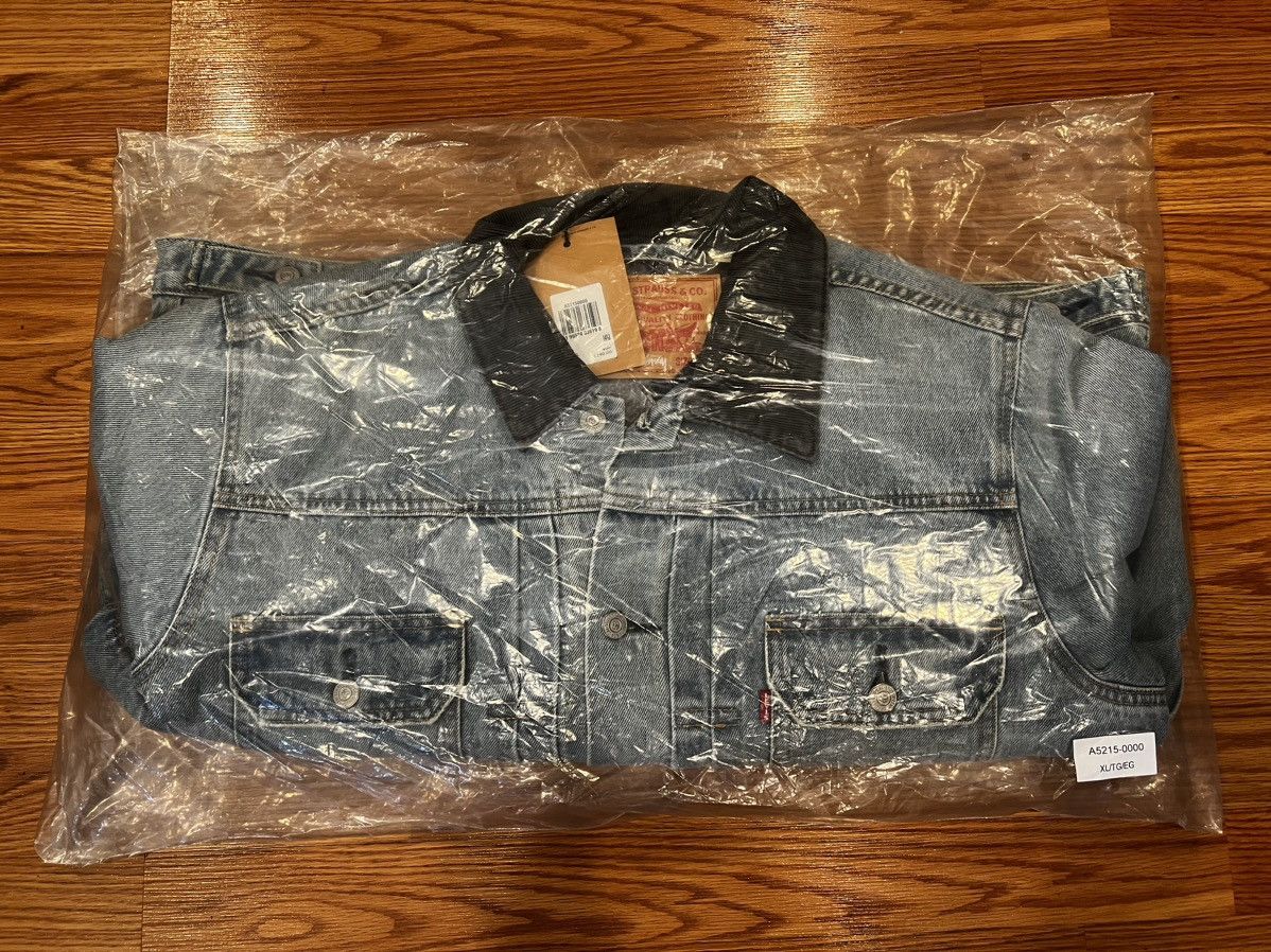 STUSSY X LEVI'S EMBOSSED DENIM TRUCKER JACKET SIZE XL