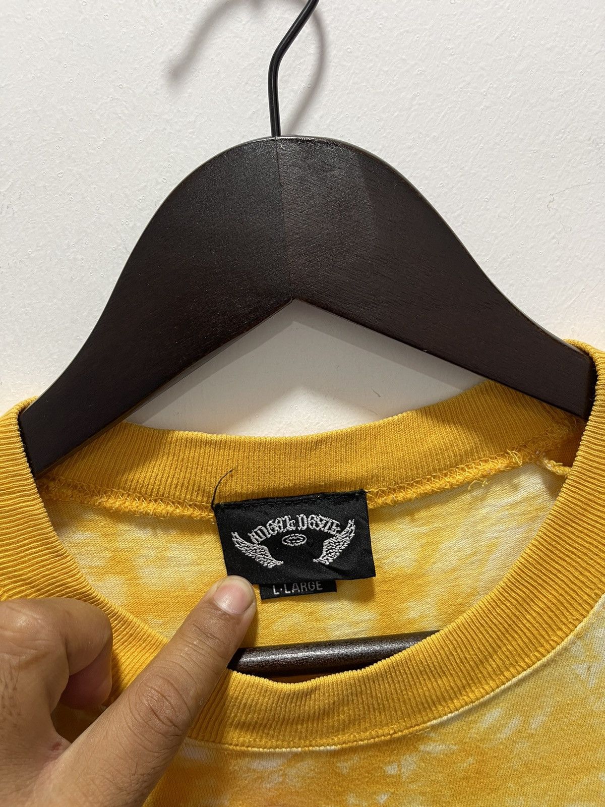 Dragonfly × Japanese Brand × Vintage JAPANESE ANGEL DEVIL DRAGONFLY BIG LOGO TYE DYE TSHIRT Size US L / EU 52-54 / 3 - 8 Thumbnail