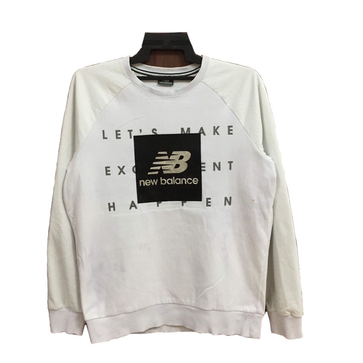 New Balance Vintage NEW BALANCE sweatshirt big logo streetwear XL fit L Size US L / EU 52-54 / 3 - 1 Thumbnail
