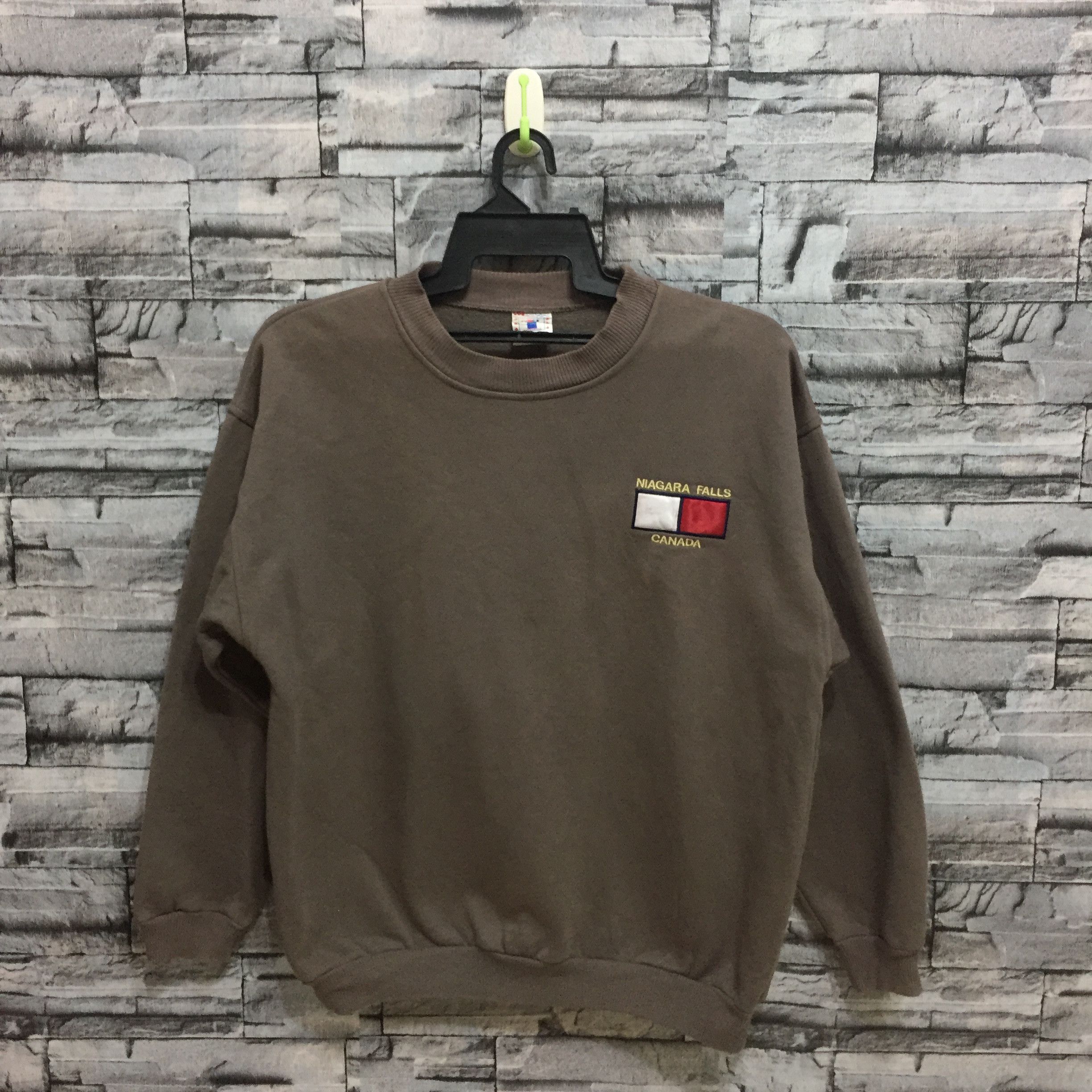 Vintage Vintage Mr. Ricco embroidered Niagara Fall Canada fit L Size US L / EU 52-54 / 3 - 1 Thumbnail