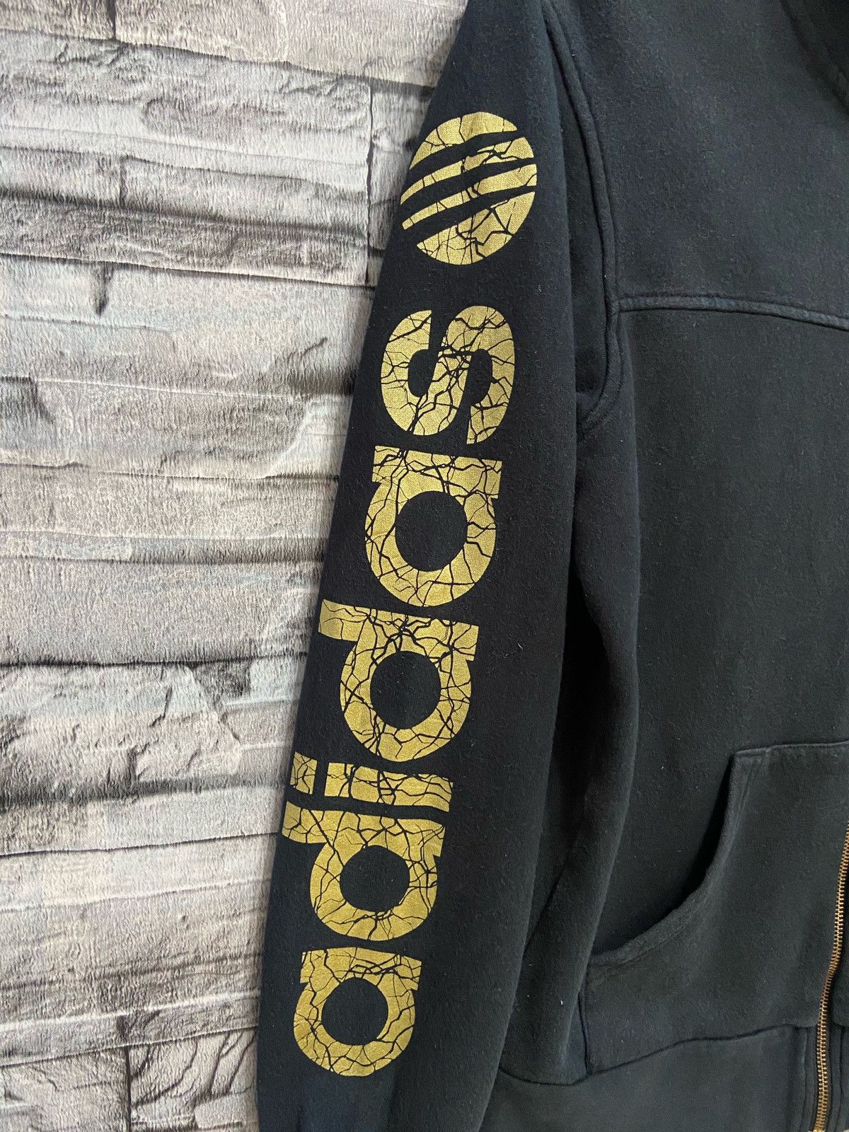 Adidas Vintage Adidas Hoodie spell out big fit M Size US M / EU 48-50 / 2 - 6 Thumbnail