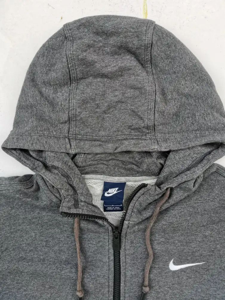 Nike Nike Embroidered Logo Hoodie Sweaters Size US L / EU 52-54 / 3 - 5 Thumbnail