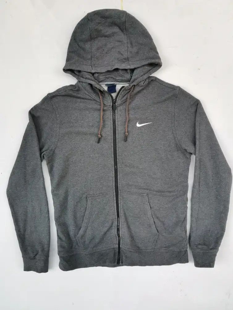 Nike Nike Embroidered Logo Hoodie Sweaters Size US L / EU 52-54 / 3 - 1 Thumbnail