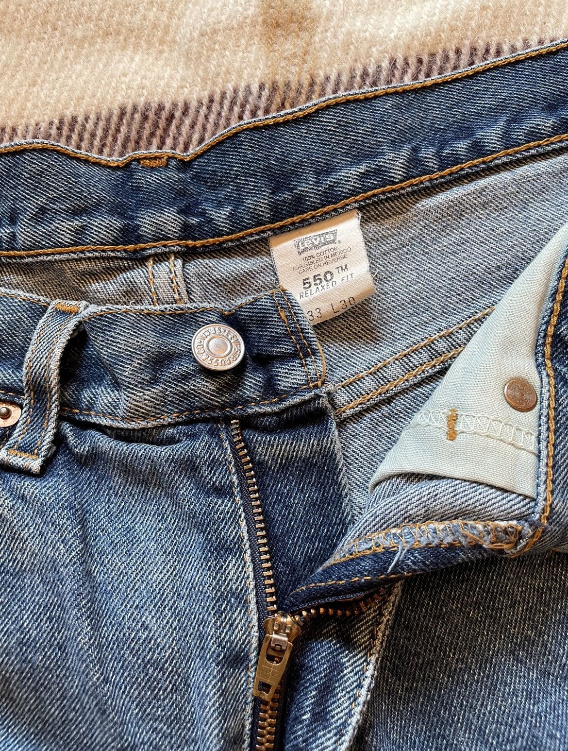 Levi's Levis 550TM classic vintage mens Denim hard cotton Size US 33 - 5 Thumbnail