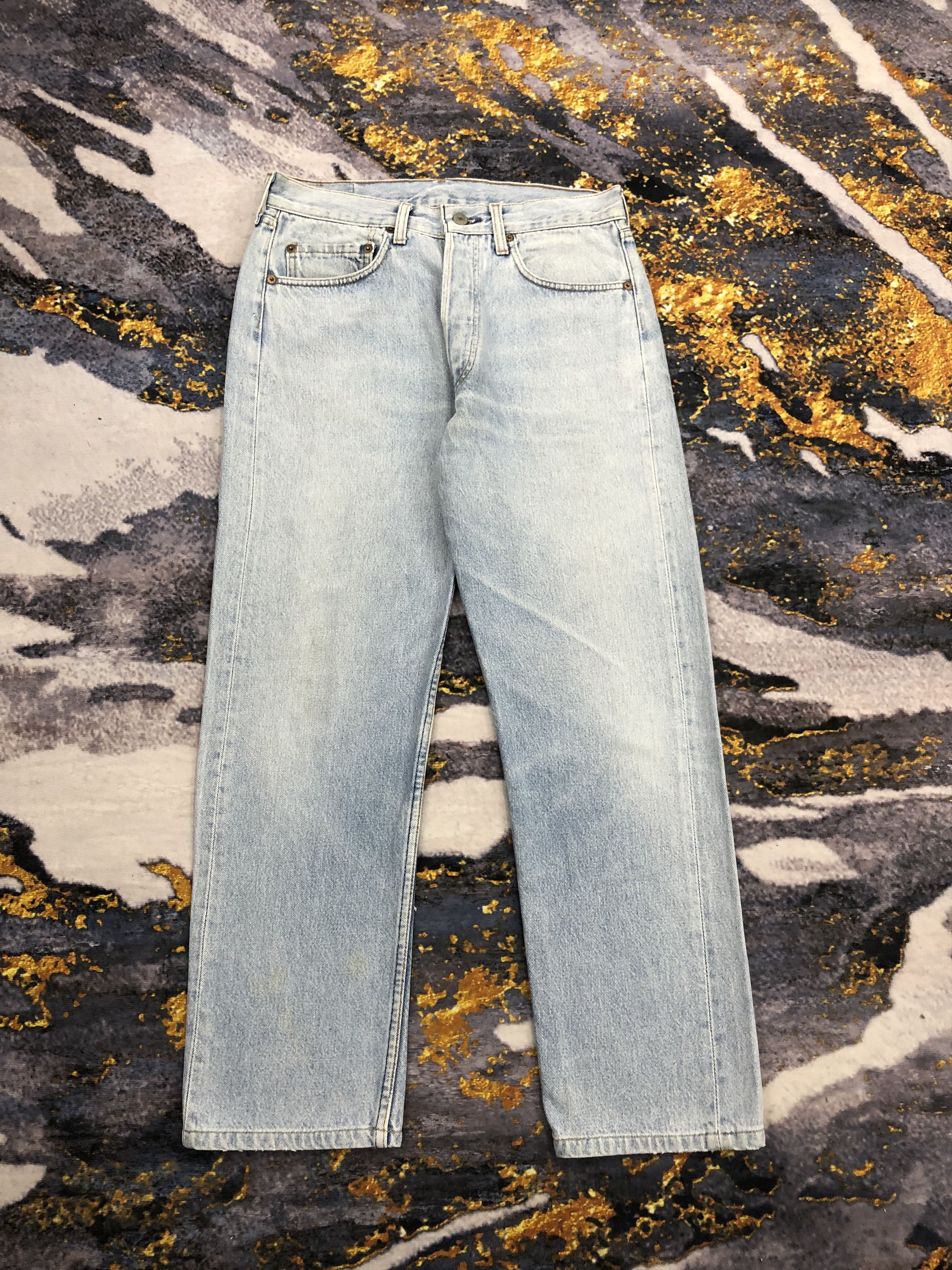 Vintage Levis 501 Light Wash Denim Jeans DPP0070