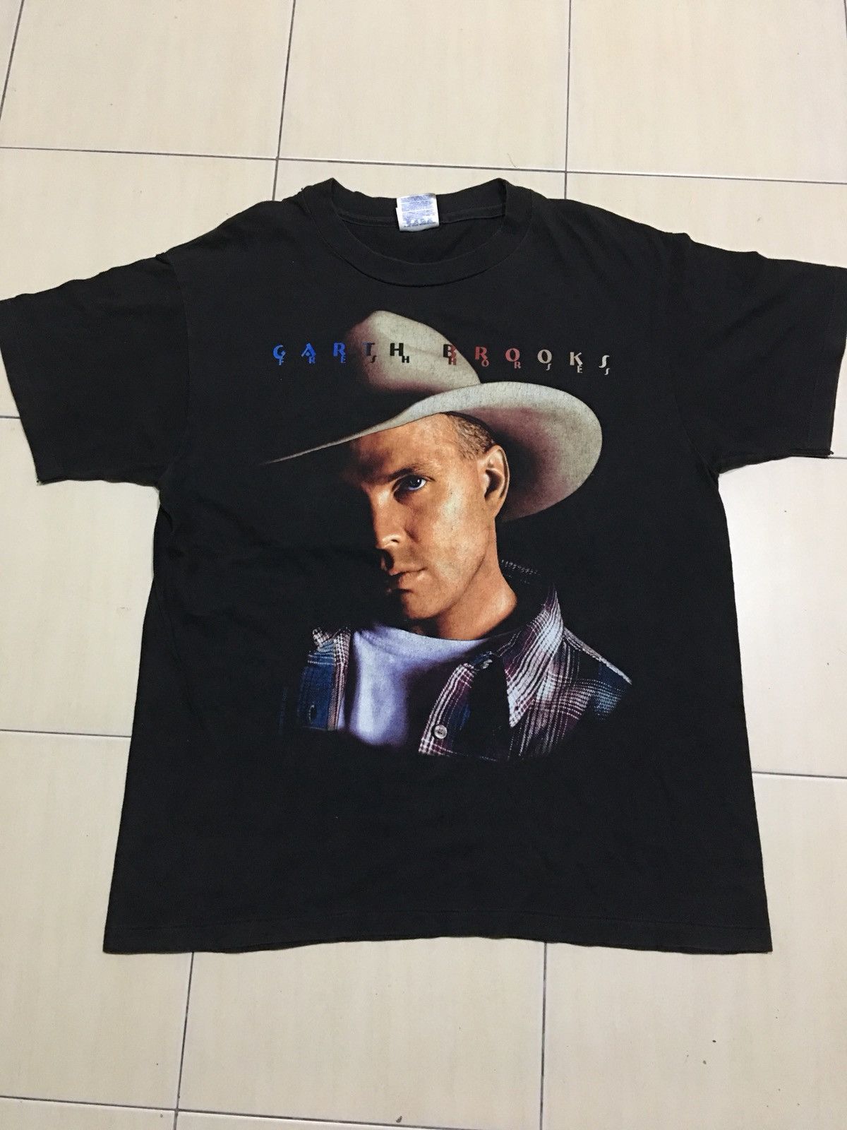 Band Tees Vintage 90s garth brooks fresh horses tour shirt Size US L / EU 52-54 / 3 - 3 Thumbnail