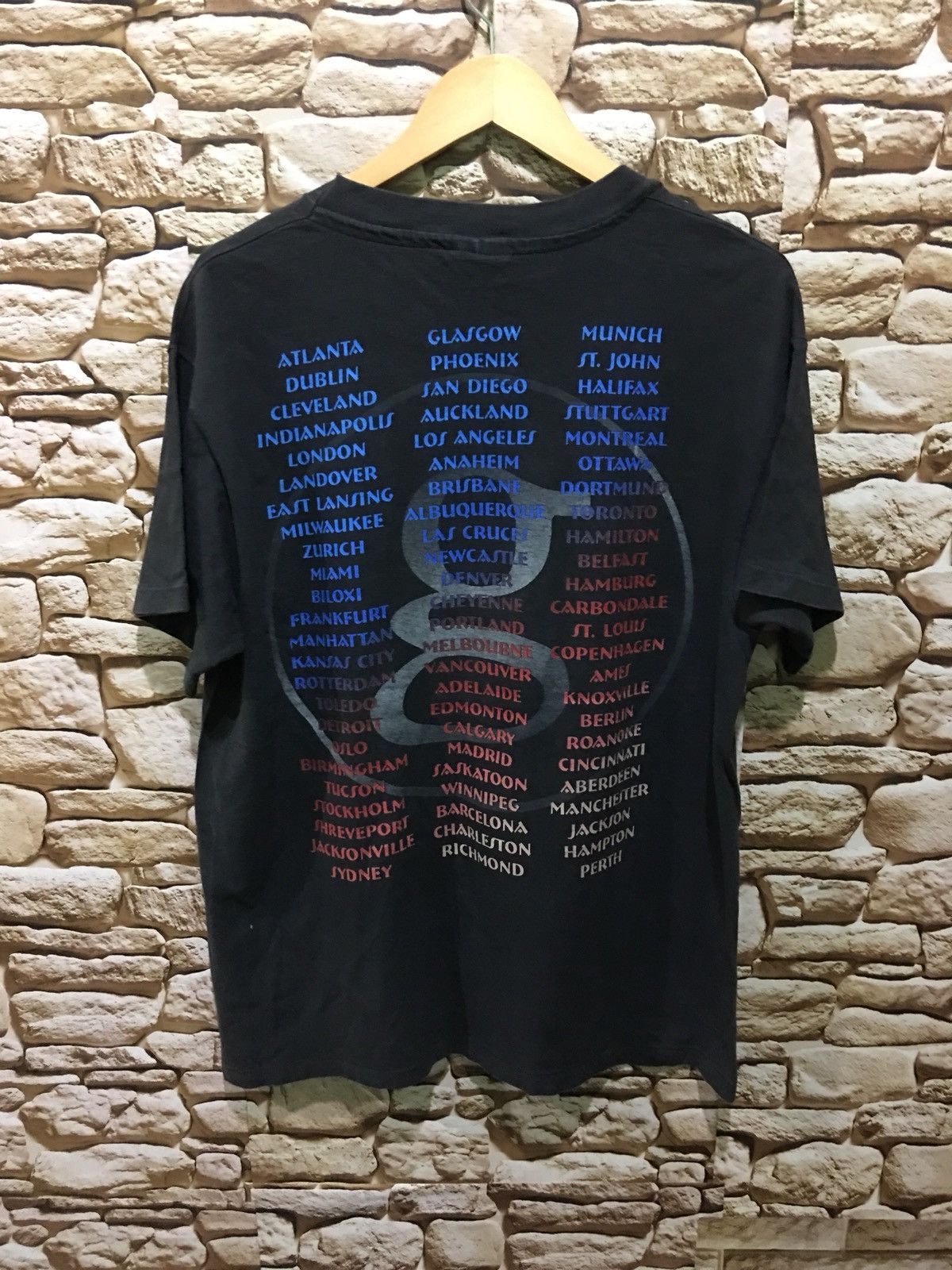 Band Tees Vintage 90s garth brooks fresh horses tour shirt Size US L / EU 52-54 / 3 - 2 Thumbnail