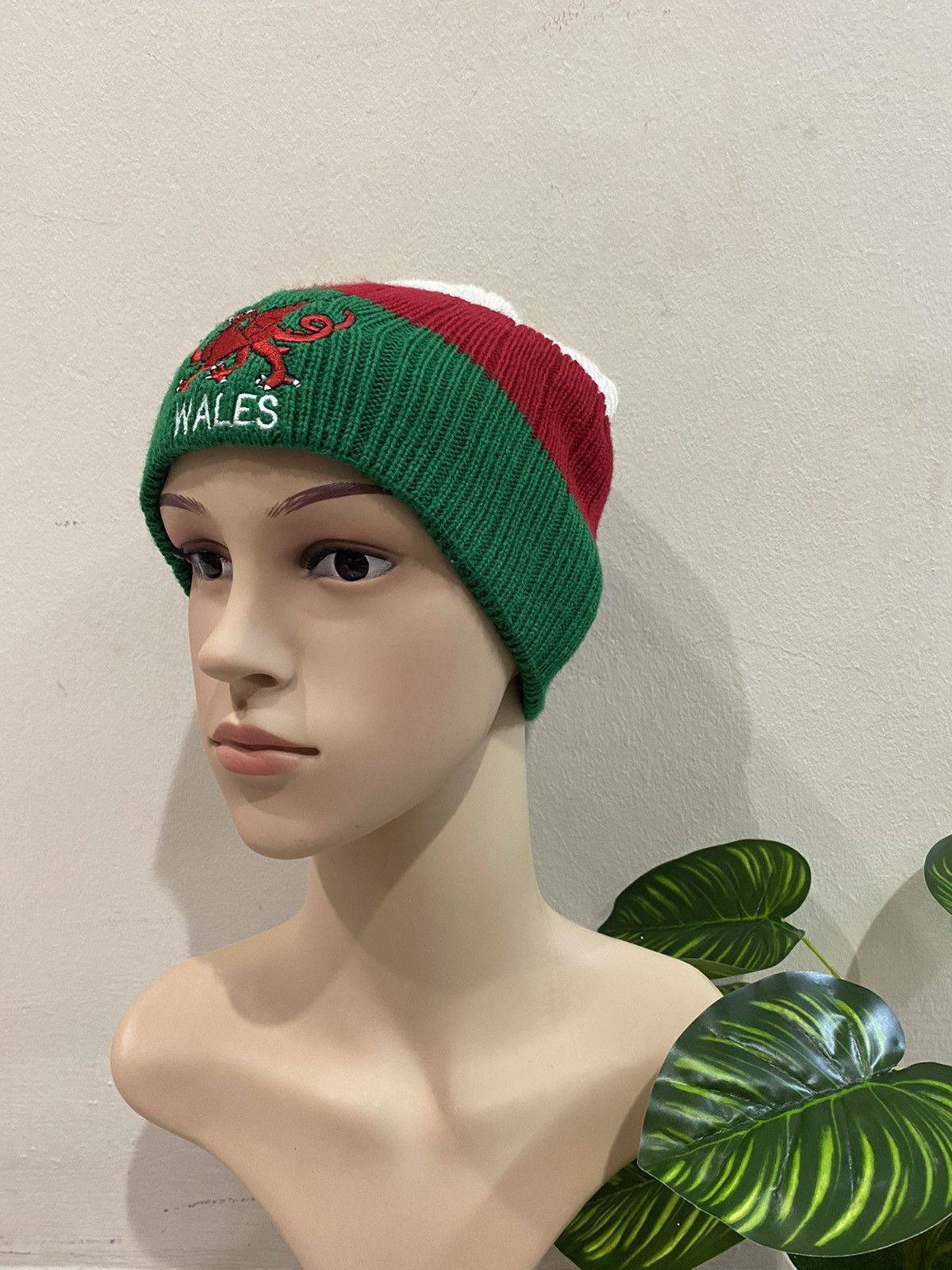Other WALES BEANIE / SNOW CAP Size ONE SIZE - 2 Thumbnail