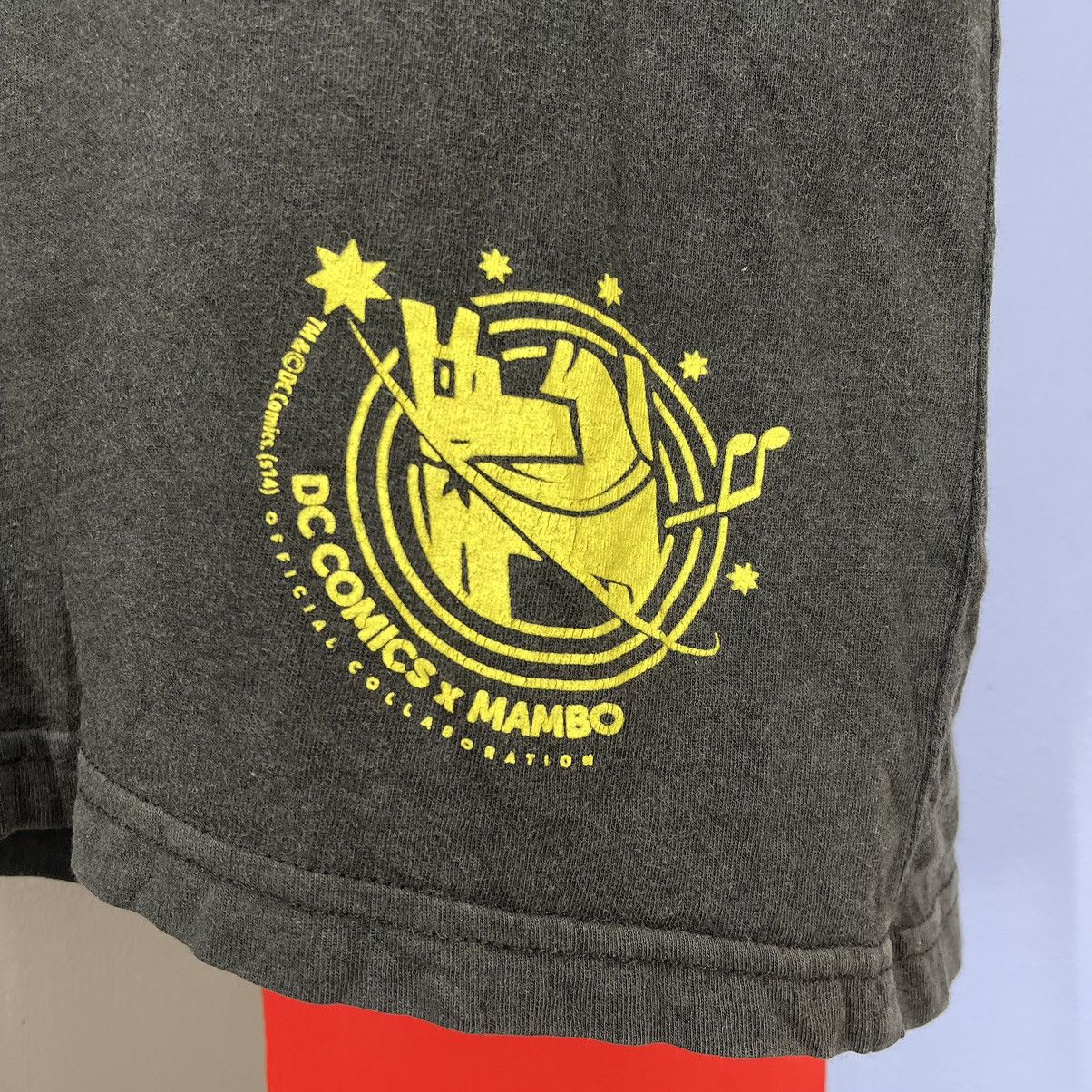 DC Comics MAMBO x DC COMICS Batman Surfboard T Shirt #1120/AN Size US XL / EU 56 / 4 - 9 Thumbnail