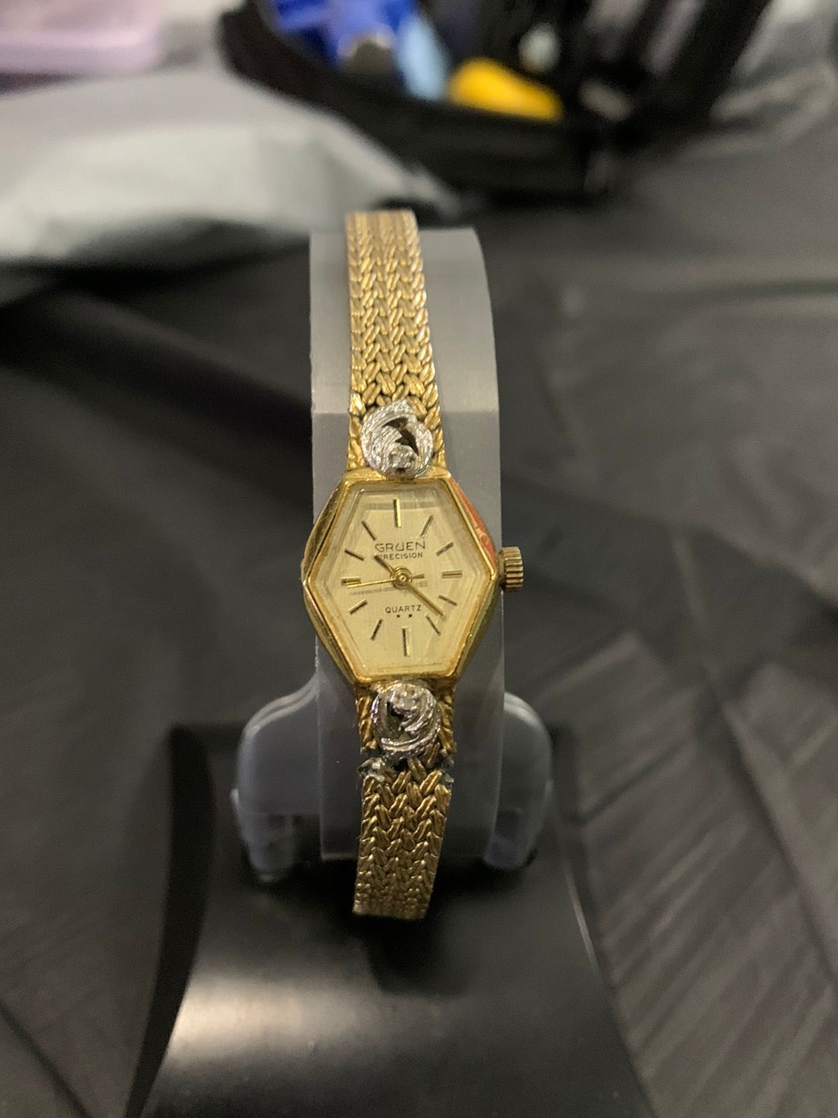 Vintage Gruen Precision Quartz Women’s Luxury Gold Watch Swiss Made Size ONE SIZE - 2 Preview