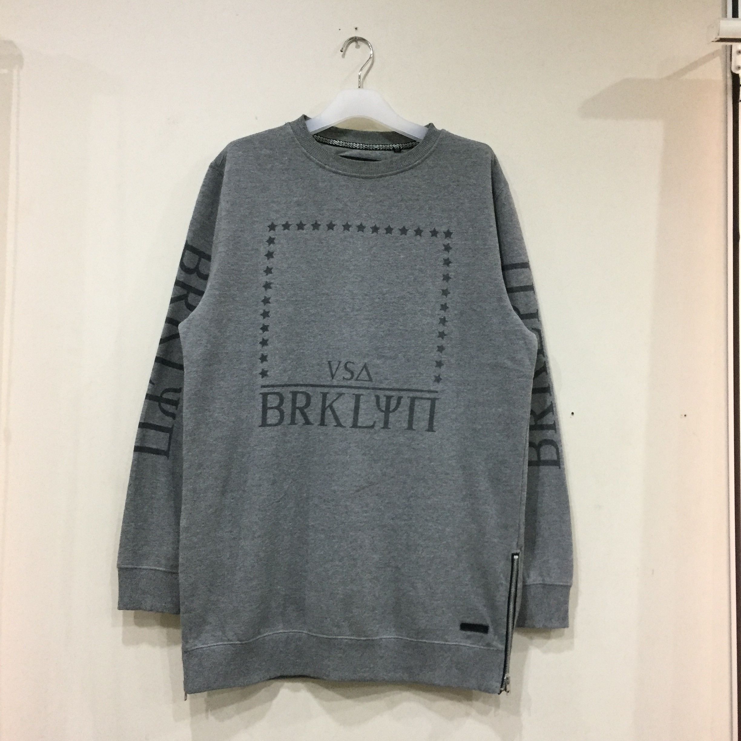 Factorie FACTORIE sweatshirt spellout big logo.. USA BRKLYN Size US M / EU 48-50 / 2 - 1 Thumbnail