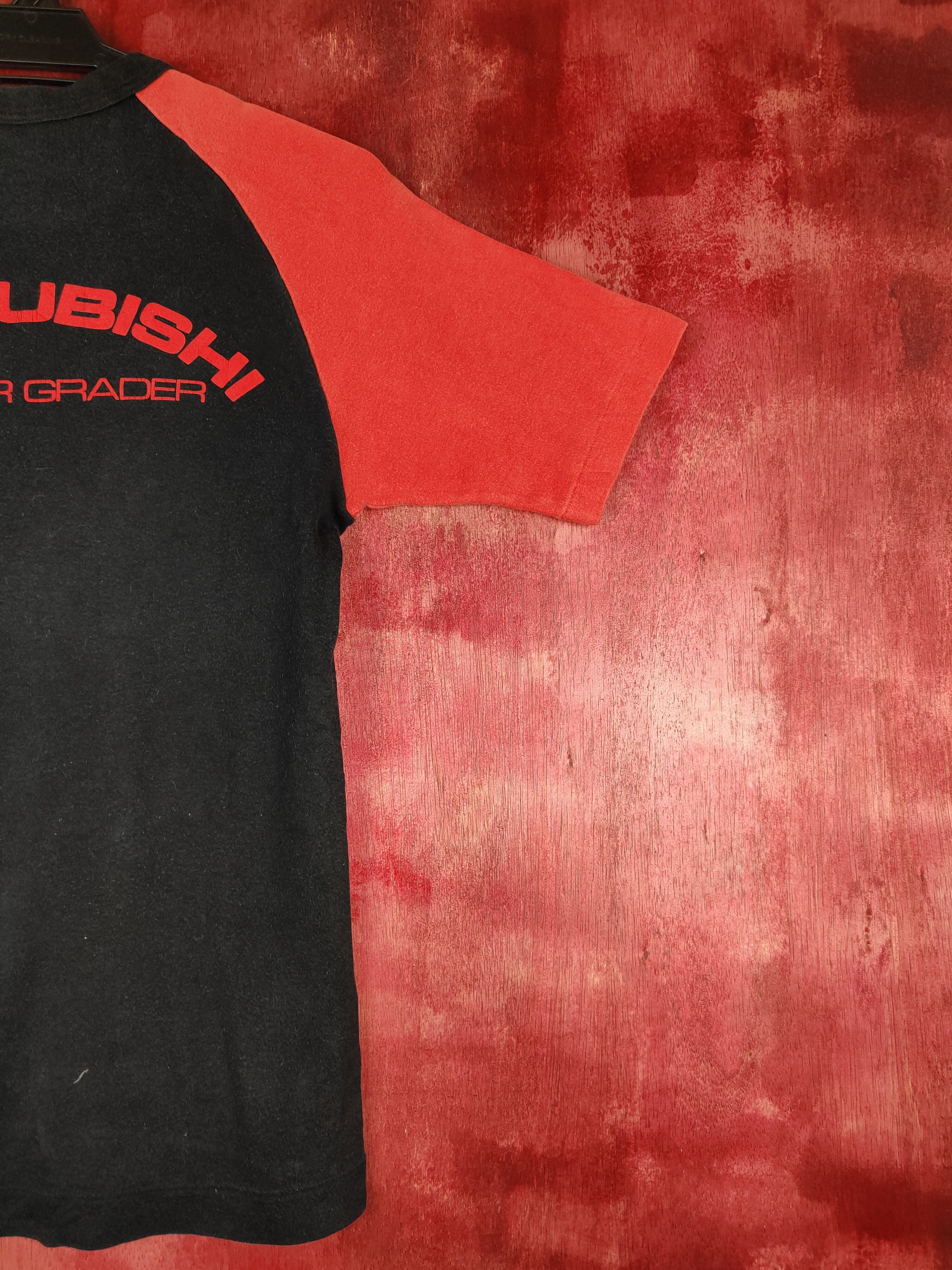 Vintage Mitsubishi motor Grader vintage Short Sleeve T-shirt #S654 Size US S / EU 44-46 / 1 - 4 Thumbnail