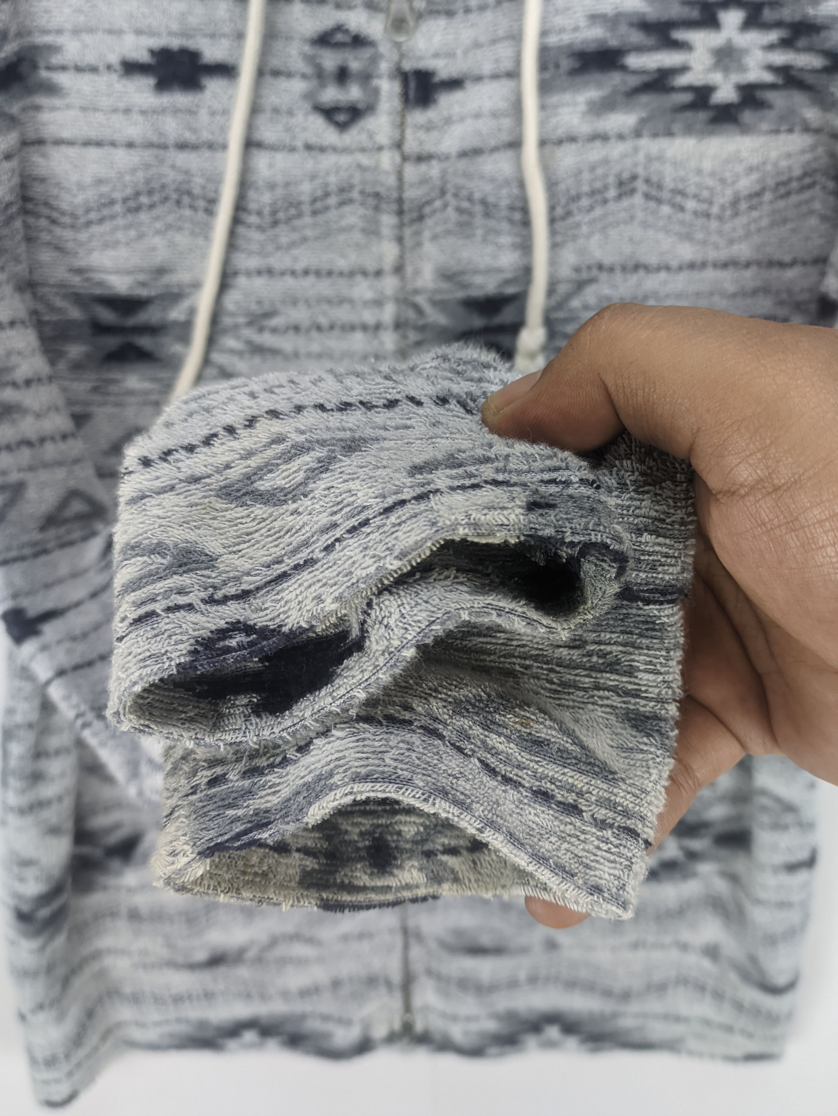 Japanese Brand Steals🔥Hoodie Jacket Navajo Pattern by Beyes Size US M / EU 48-50 / 2 - 8 Thumbnail