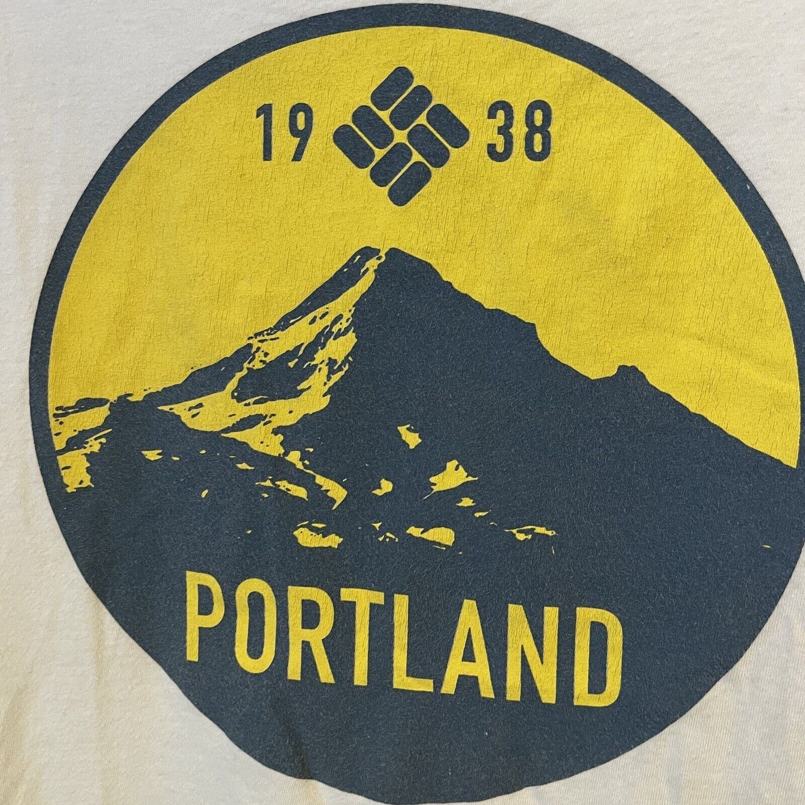 Columbia Columbia T Shirt Mens Size Large White Portland Oregon Hike Size US L / EU 52-54 / 3 - 7 Thumbnail