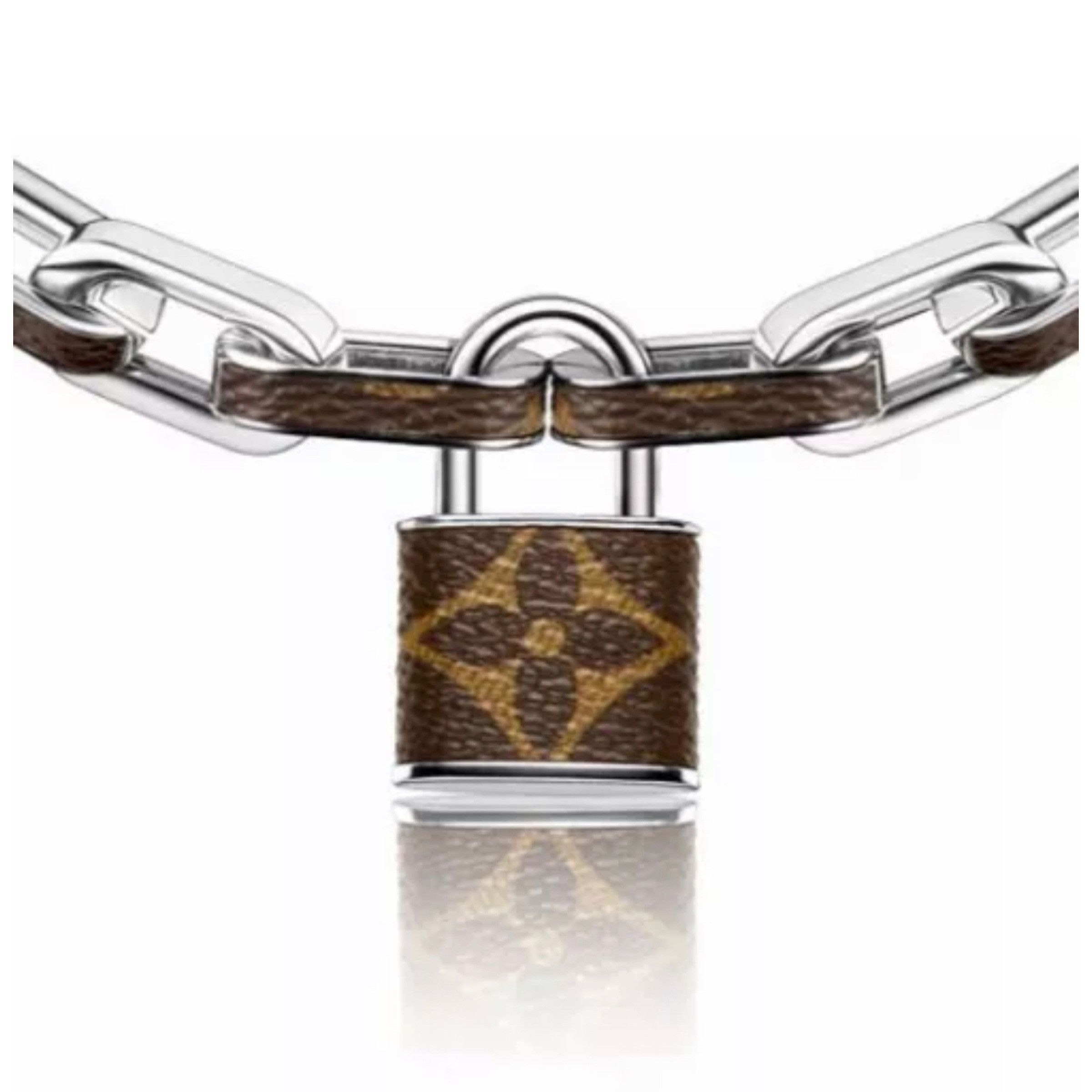 Louis Vuitton RARE Ltd Ed LOUIS VUITTON Monogram LOCK NECKLACE MP2029 Size ONE SIZE - 8 Thumbnail