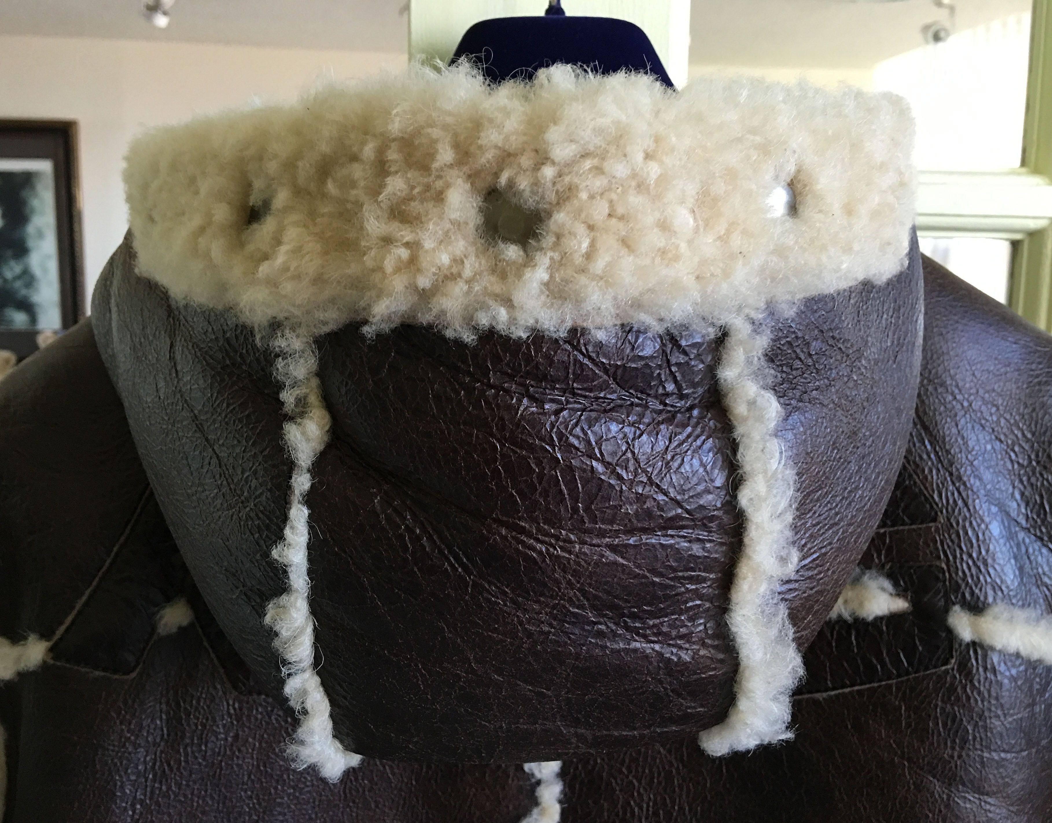 Other VOYAGE PASSION Shearling HOODIE JACKET Sz 50 EUR | M Size US M / EU 48-50 / 2 - 6 Thumbnail