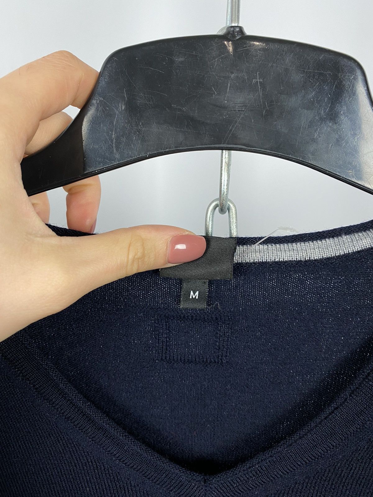 Hugo Boss Hugo Boss sweaters V-neck blue size M Size US M / EU 48-50 / 2 - 3 Thumbnail