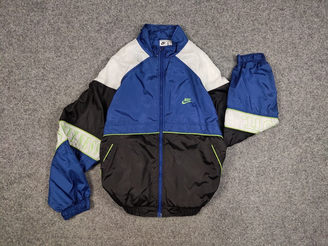 Nike Vintage 90's Nike Nylon Drill Big Embroidered Track Jacket Size US L / EU 52-54 / 3 - 14 Thumbnail