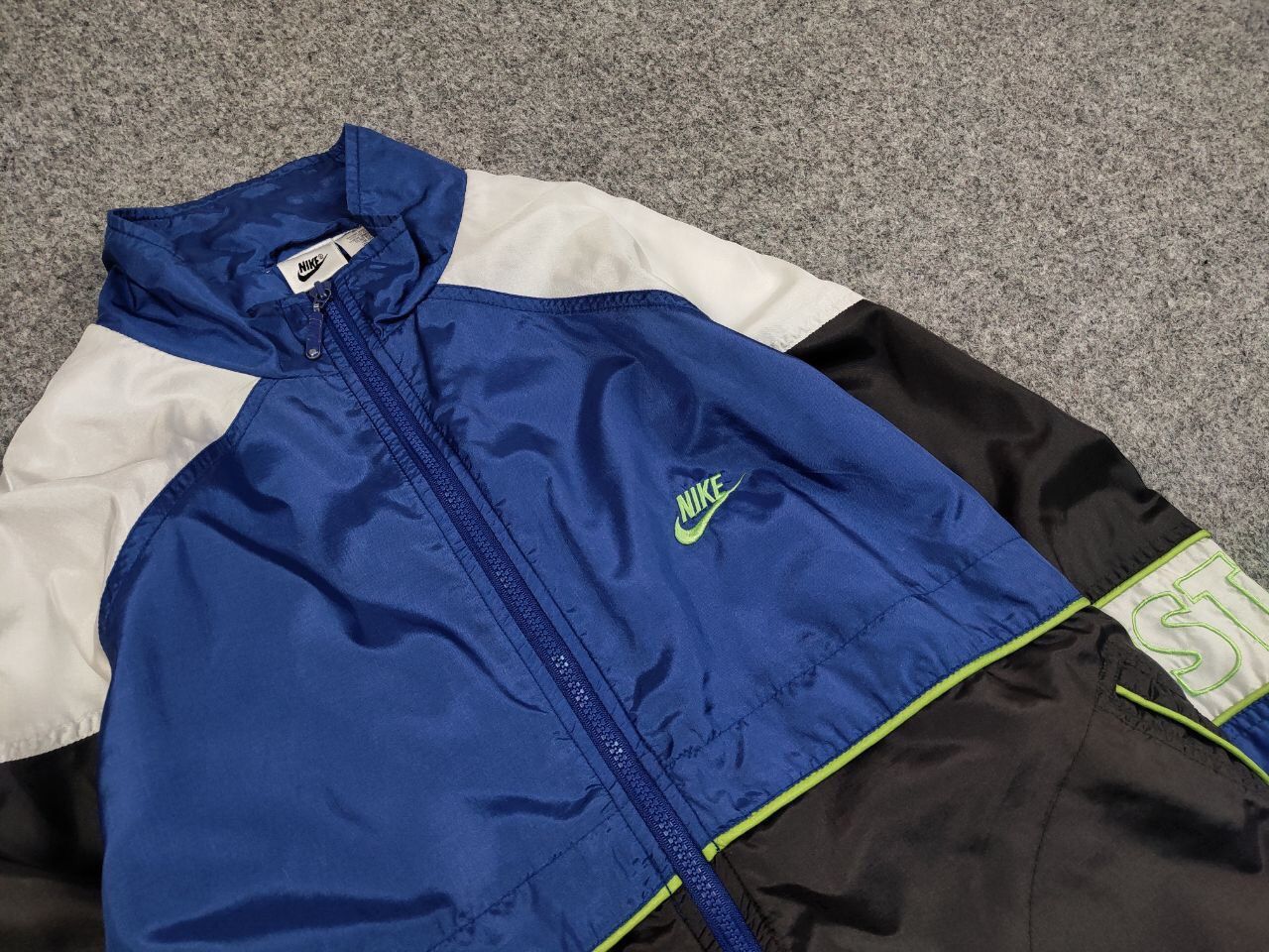 Nike Vintage 90's Nike Nylon Drill Big Embroidered Track Jacket Size US L / EU 52-54 / 3 - 12 Thumbnail