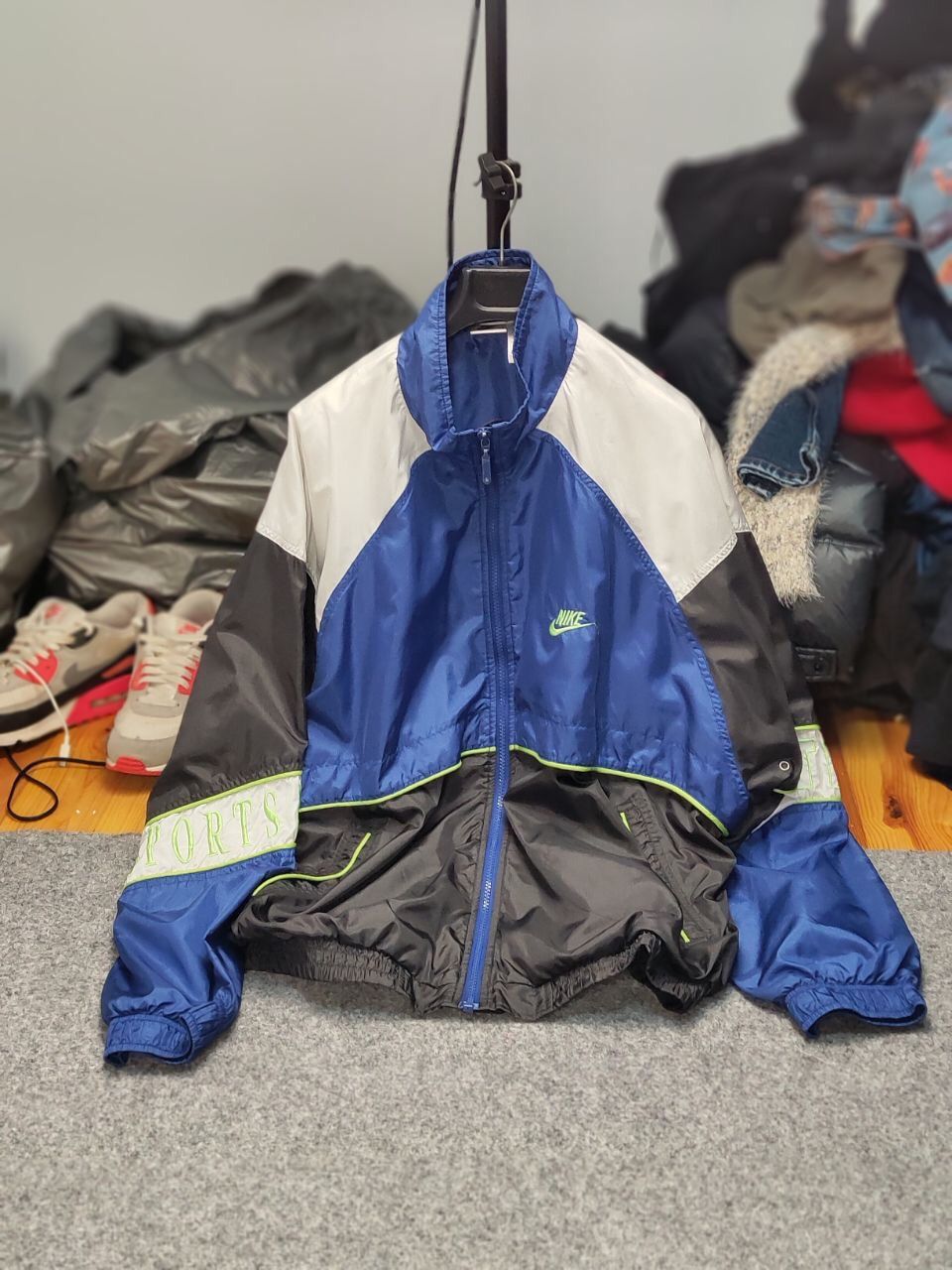 Nike Vintage 90's Nike Nylon Drill Big Embroidered Track Jacket Size US L / EU 52-54 / 3 - 25 Thumbnail