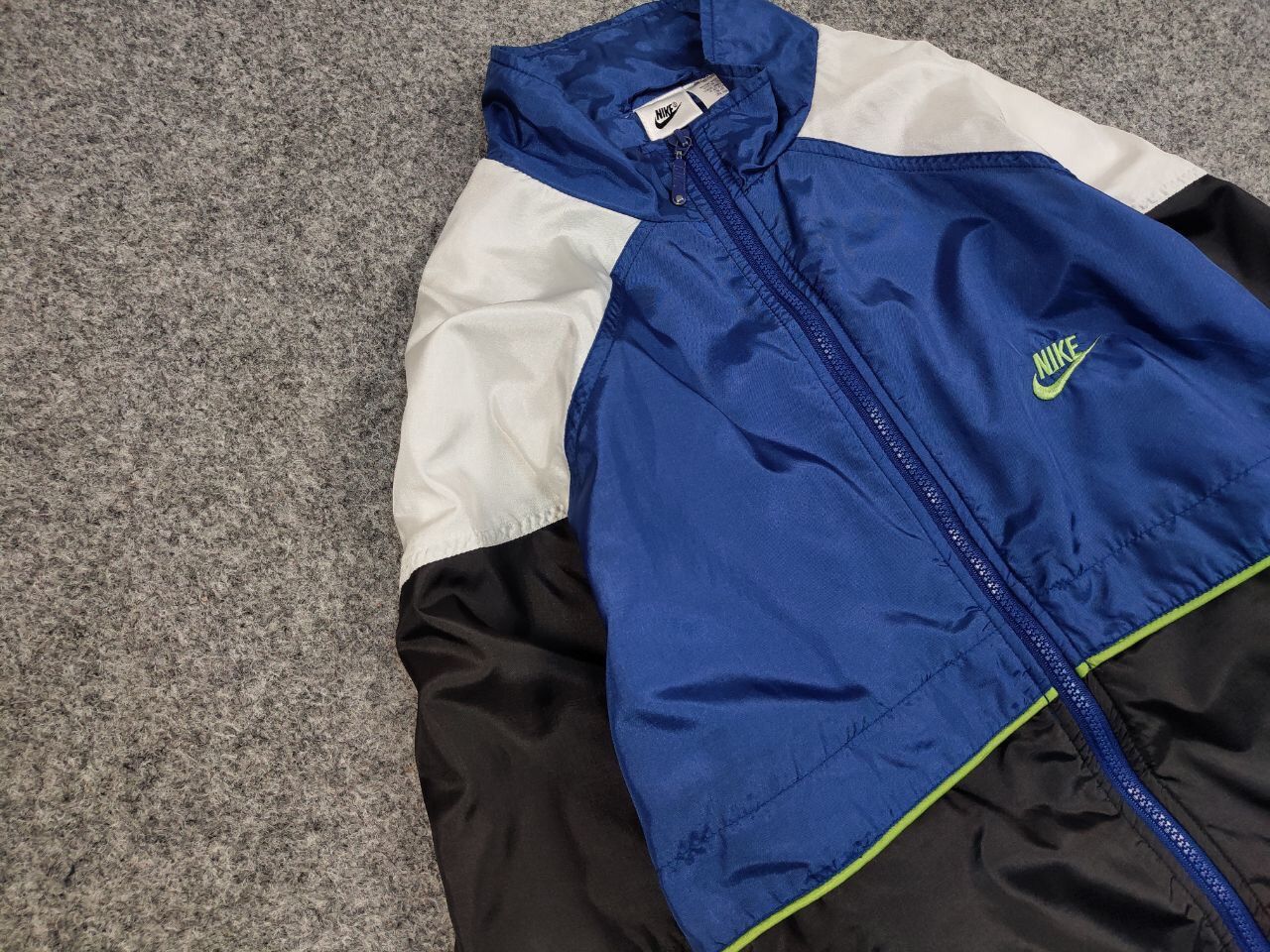 Nike Vintage 90's Nike Nylon Drill Big Embroidered Track Jacket Size US L / EU 52-54 / 3 - 7 Thumbnail