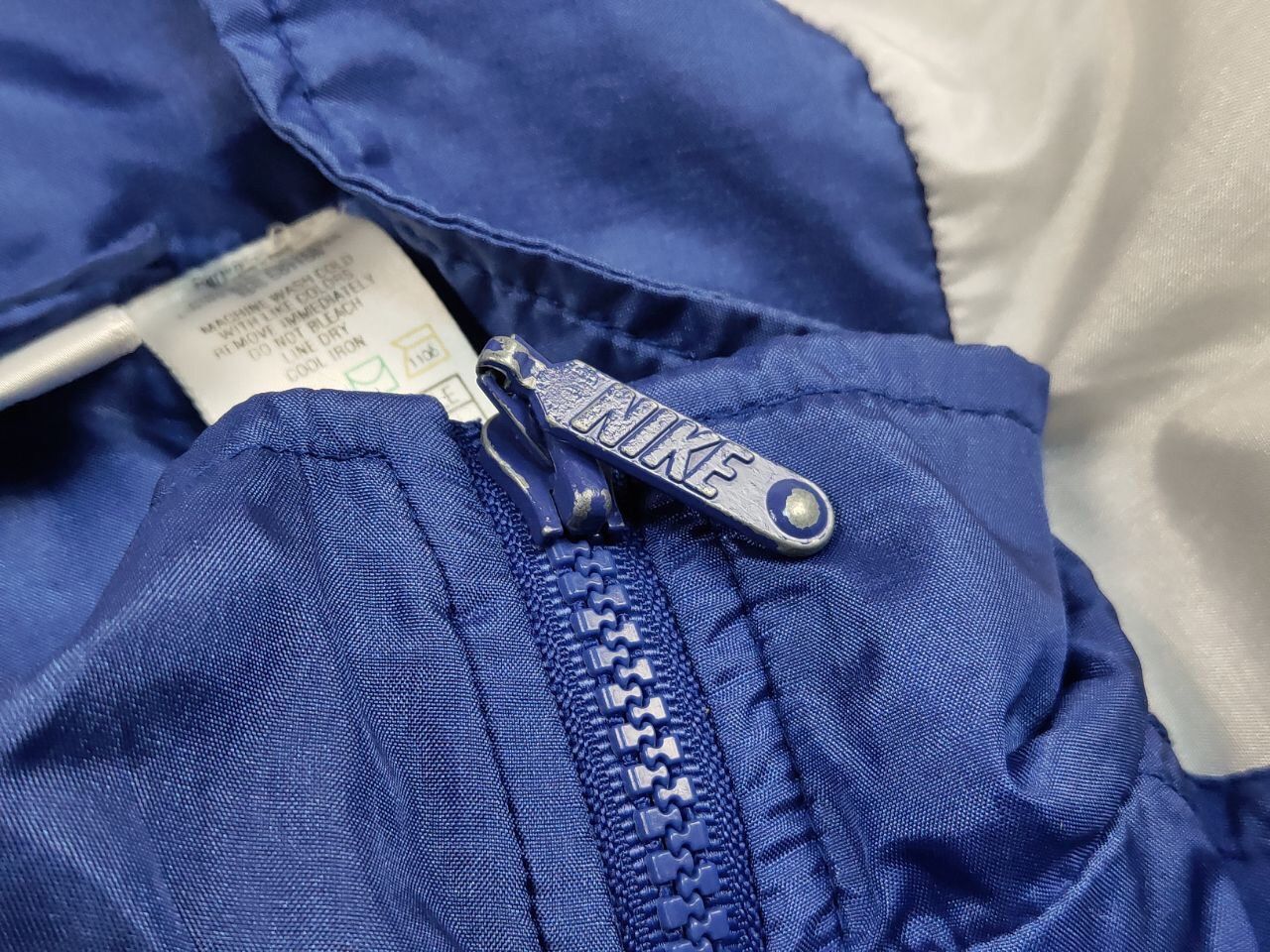 Nike Vintage 90's Nike Nylon Drill Big Embroidered Track Jacket Size US L / EU 52-54 / 3 - 20 Thumbnail