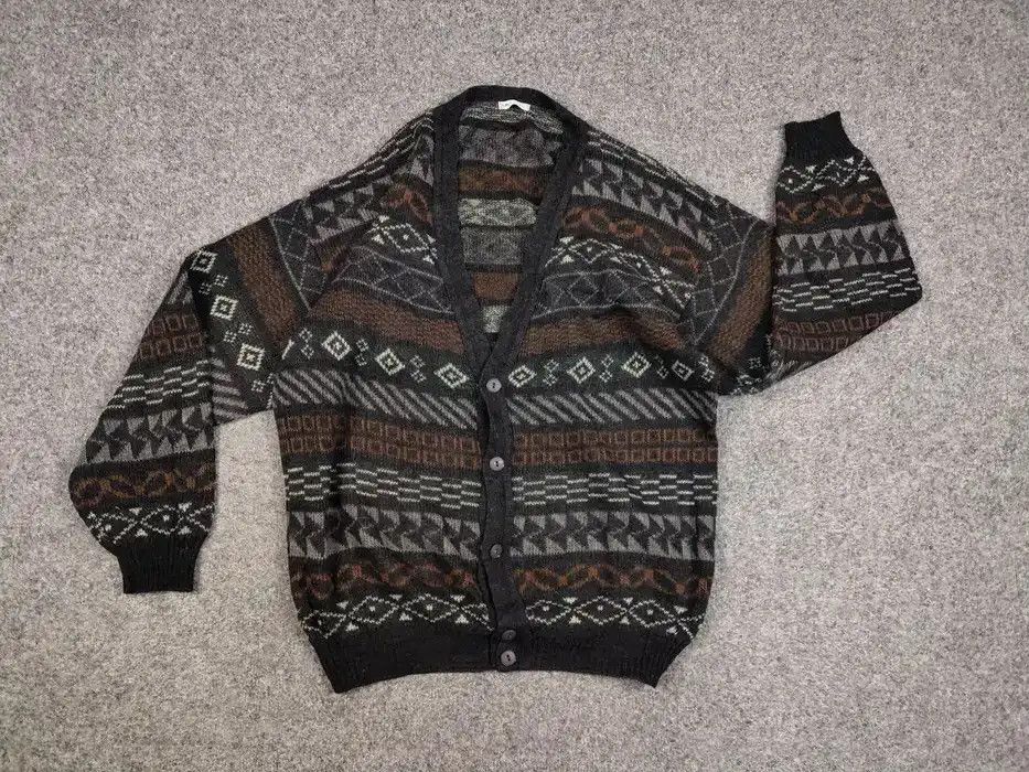 Japanese Brand Vintage 90's Japanese Patterned Cardigan Knitted Sweater Size US L / EU 52-54 / 3 - 5 Thumbnail