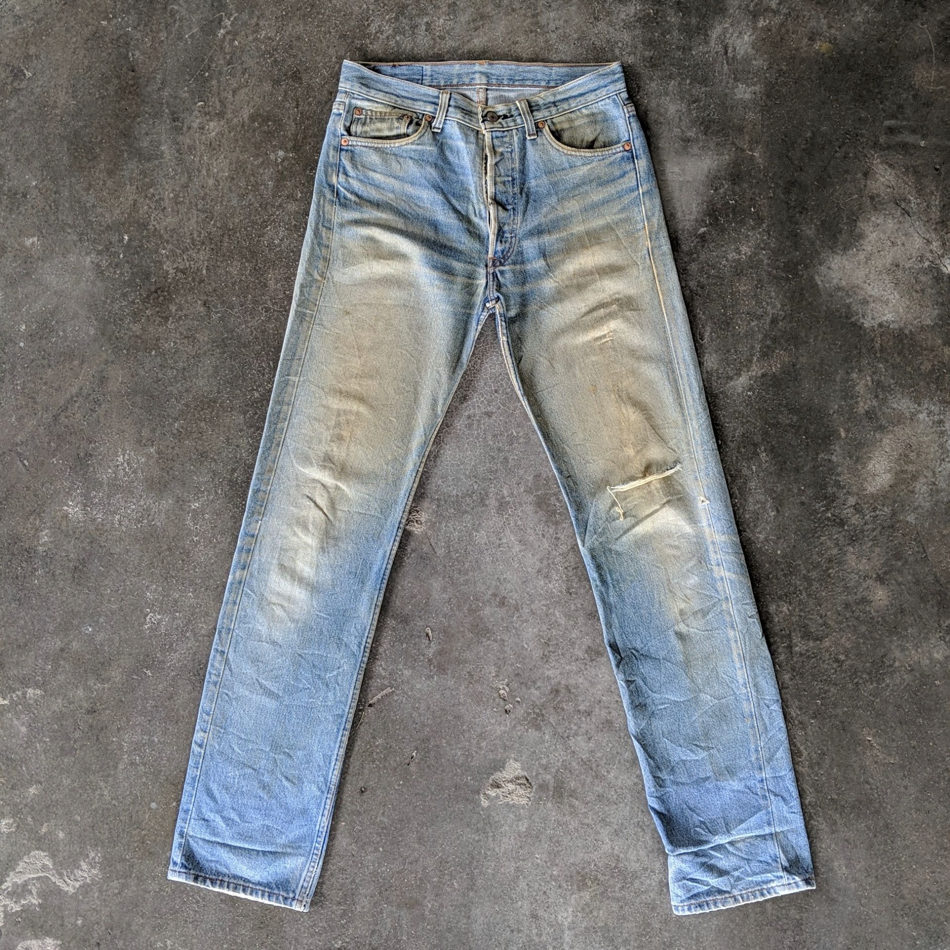 Levi's Vintage Levi's Lightwash Distressed Denim Jeans Pants W30 Size US 30 / EU 46 - 1 Thumbnail