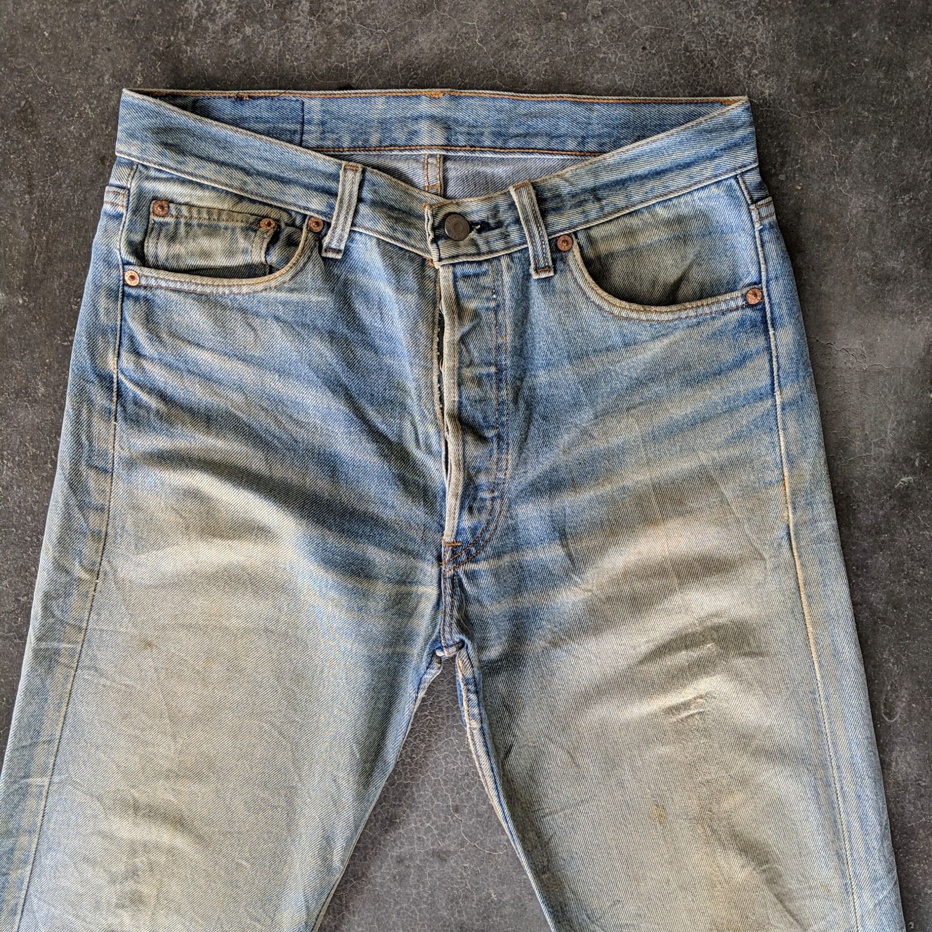 Levi's Vintage Levi's Lightwash Distressed Denim Jeans Pants W30 Size US 30 / EU 46 - 2 Thumbnail