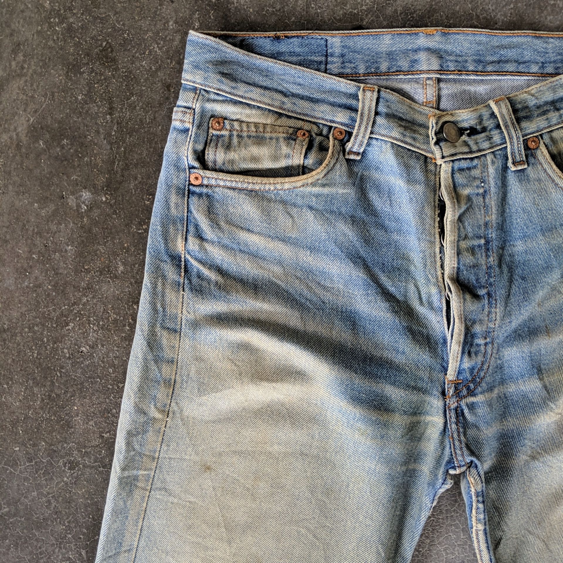 Levi's Vintage Levi's Lightwash Distressed Denim Jeans Pants W30 Size US 30 / EU 46 - 3 Thumbnail