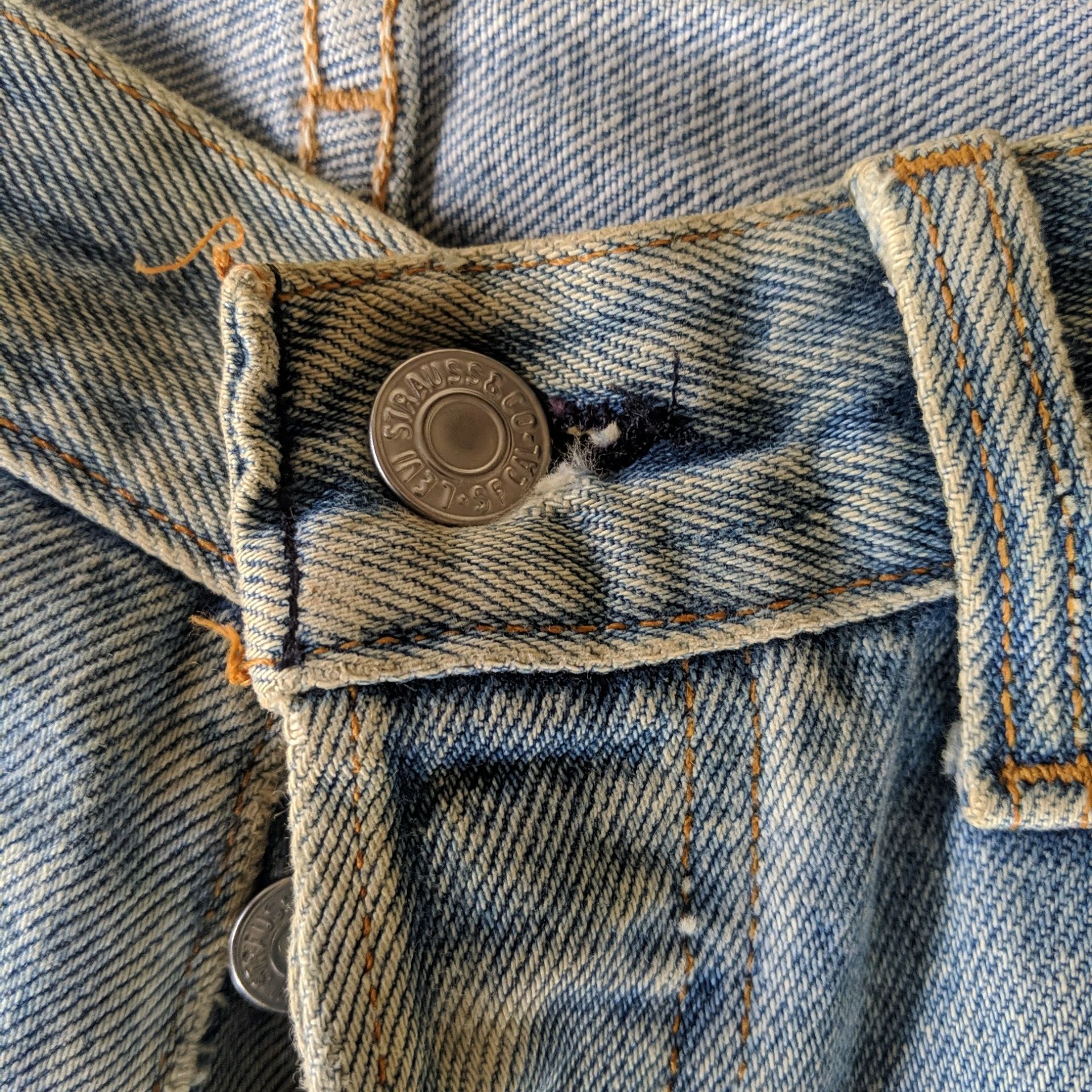 Levi's Vintage Levi's Lightwash Distressed Denim Jeans Pants W30 Size US 30 / EU 46 - 7 Thumbnail