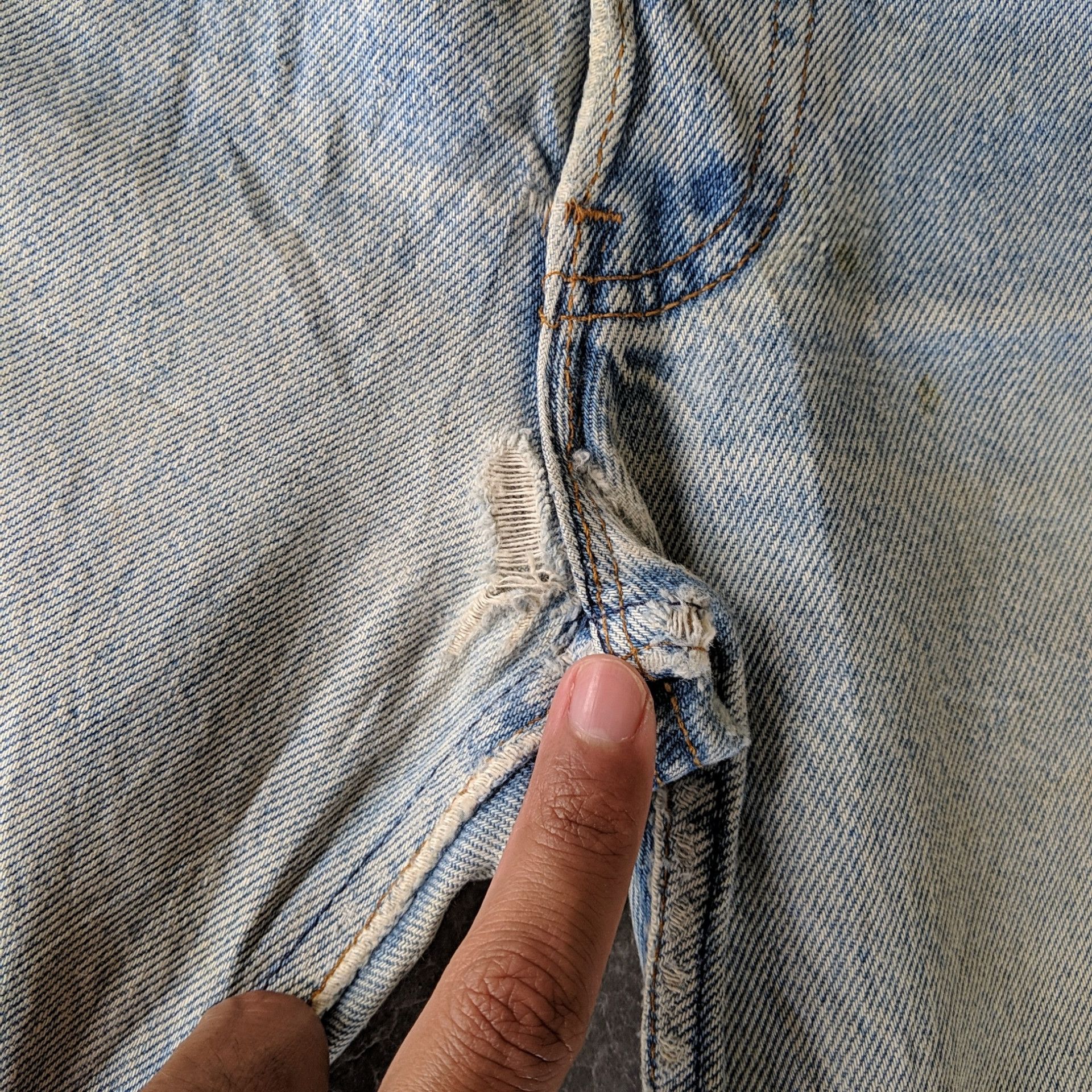 Japanese Brand Levi's Lightwash Faded Distressed Denim Jeans Pants W31 Size US 31 - 6 Thumbnail