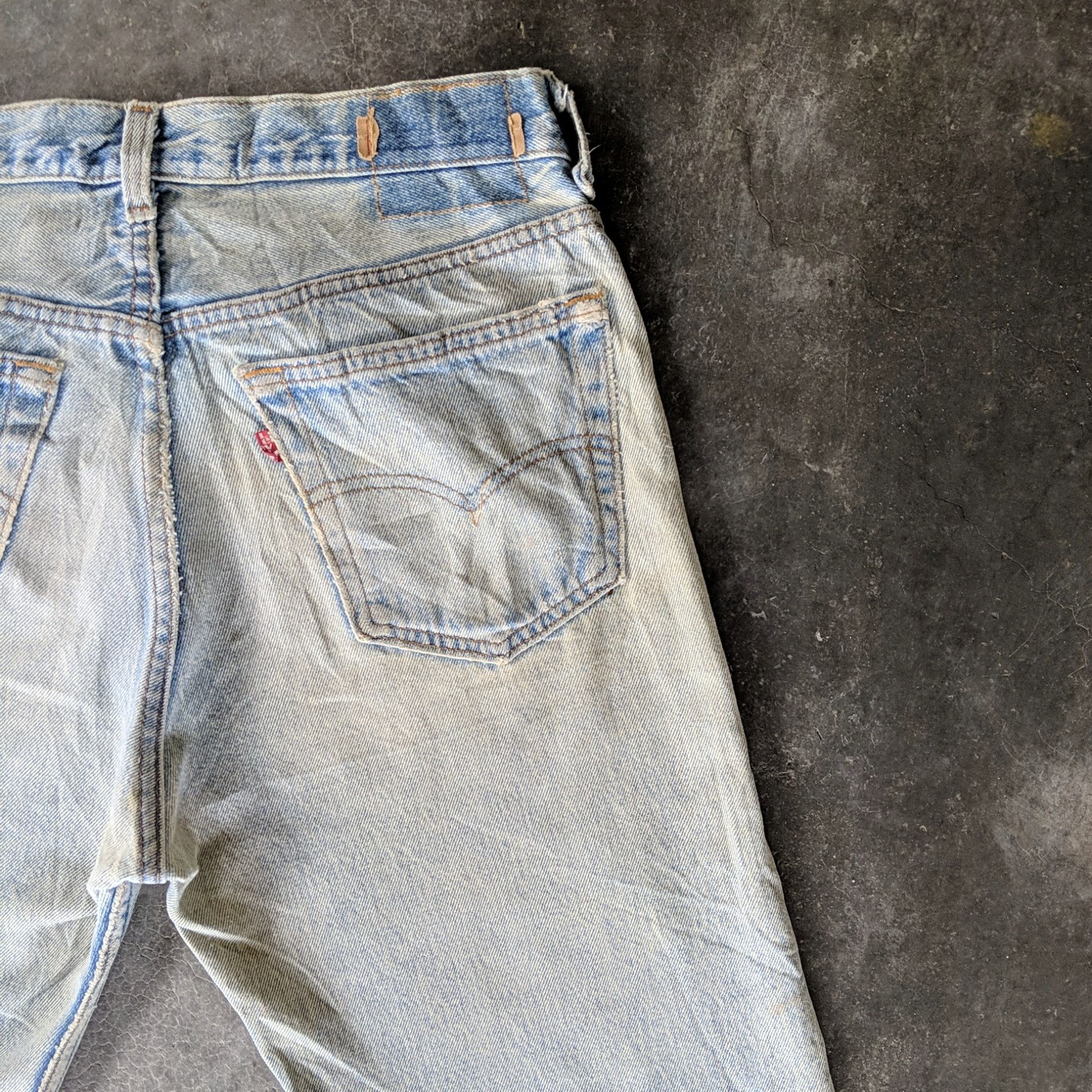 Japanese Brand Levi's Lightwash Faded Distressed Denim Jeans Pants W31 Size US 31 - 15 Thumbnail