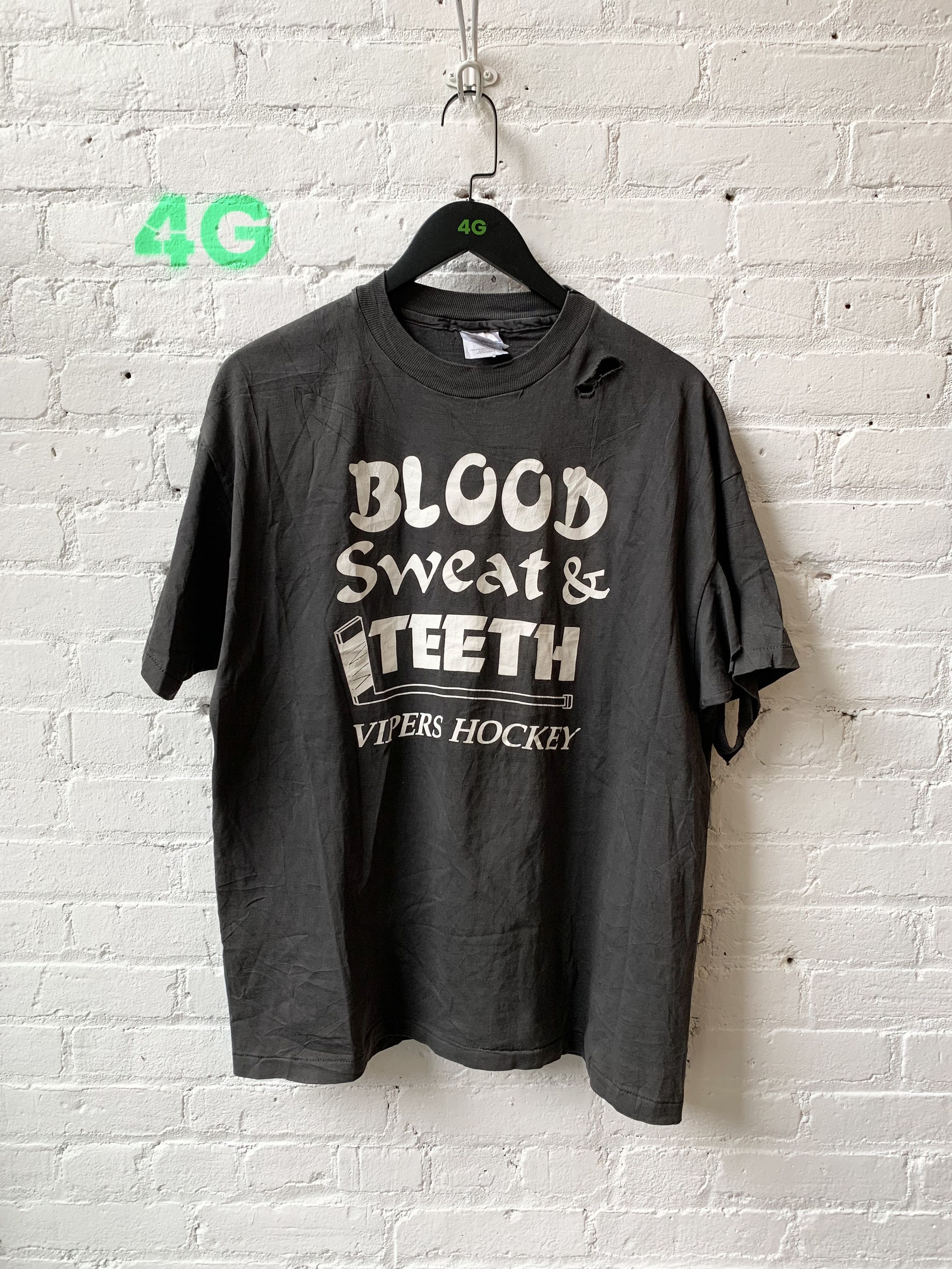 Vintage Hockey blood sweat and teeth Vipers tee Sz XL