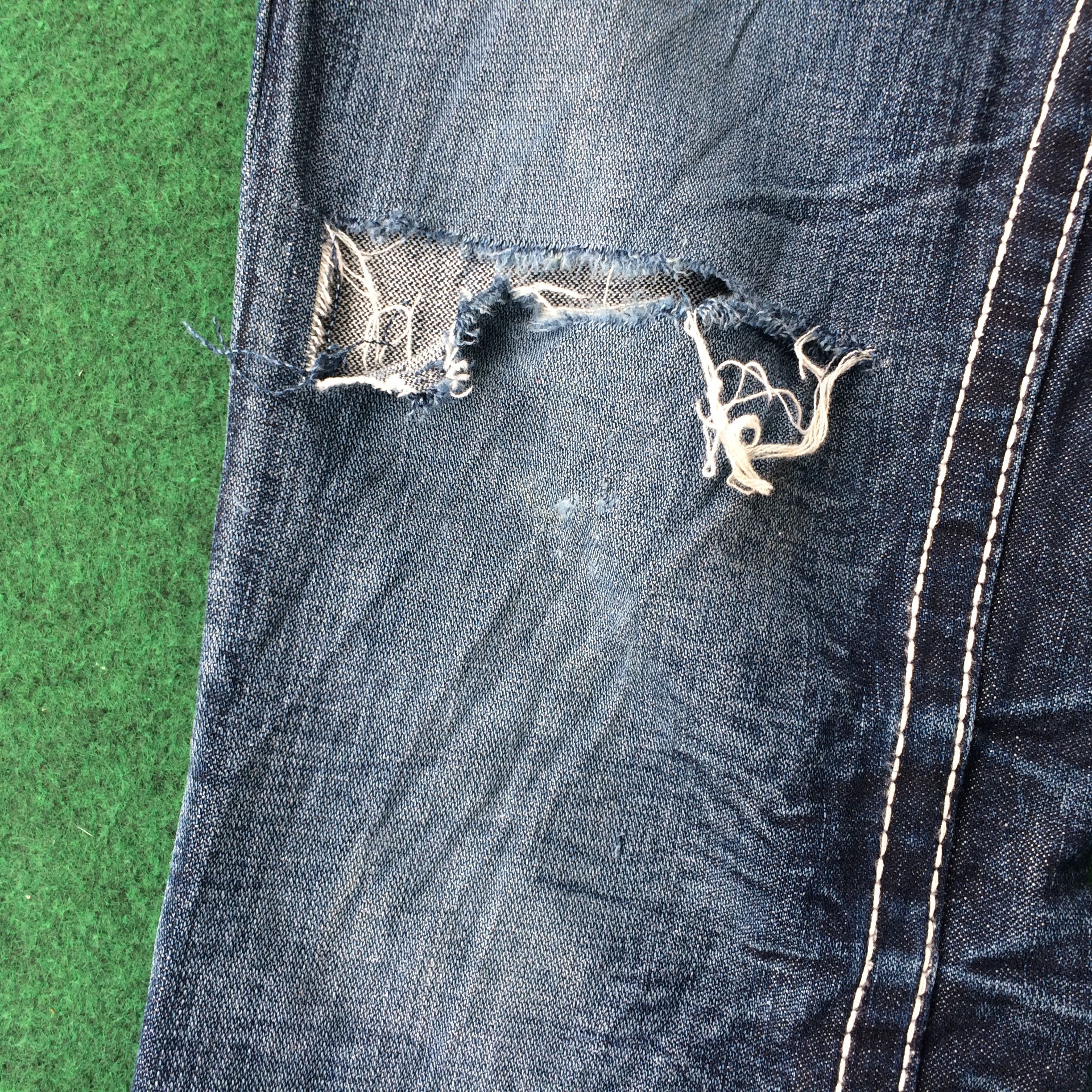 True Religion × Vintage Vtg True Religion Rickey Big T Ripped Jeans Size US 30 / EU 46 - 5 Thumbnail