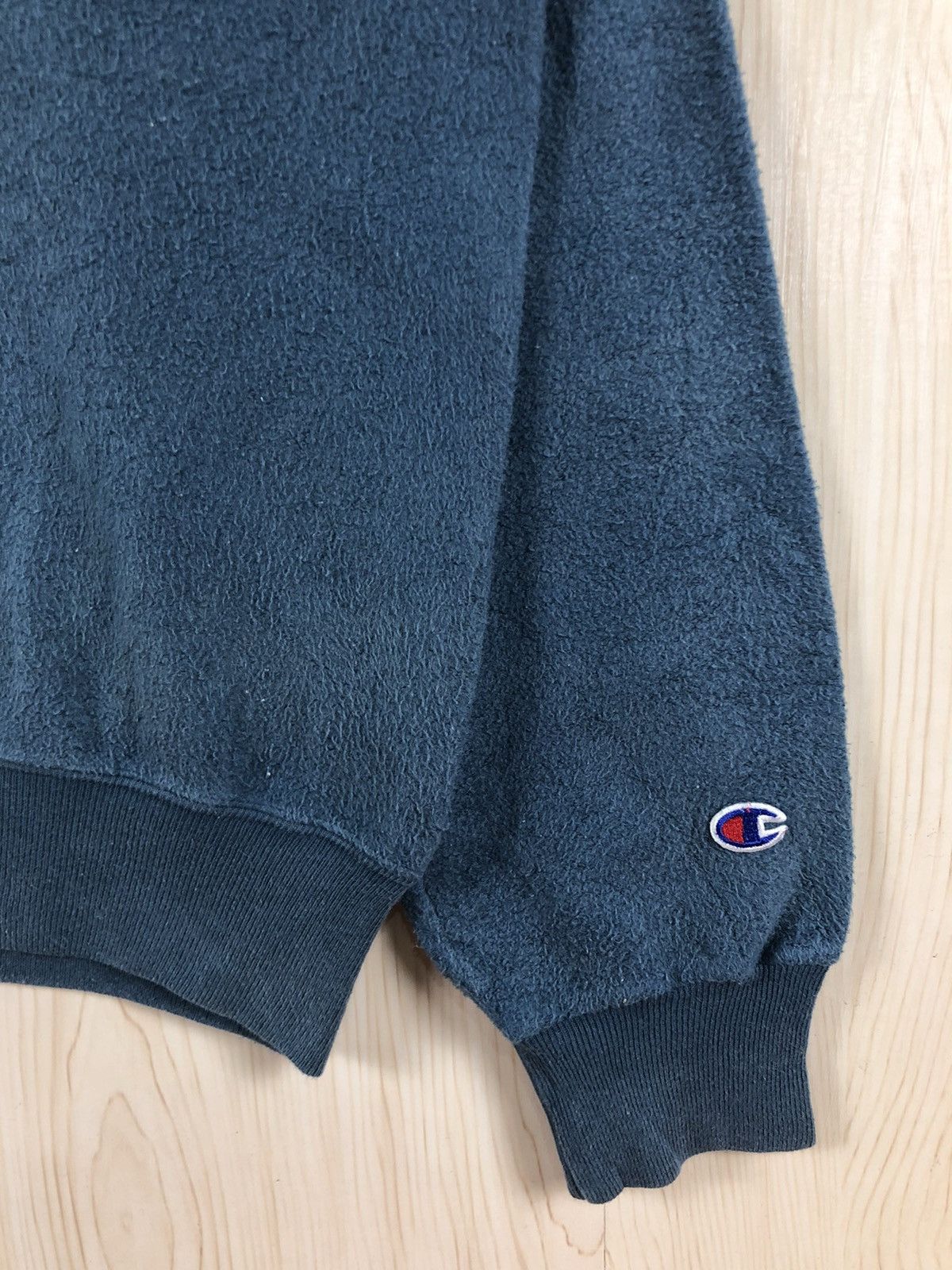 Champion Vintage Champion Center Logo Sweatshirt Size US L / EU 52-54 / 3 - 4 Thumbnail