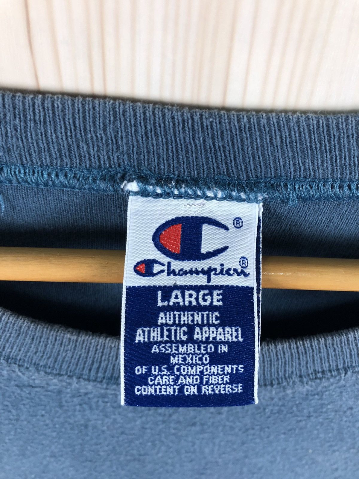 Champion Vintage Champion Center Logo Sweatshirt Size US L / EU 52-54 / 3 - 6 Thumbnail