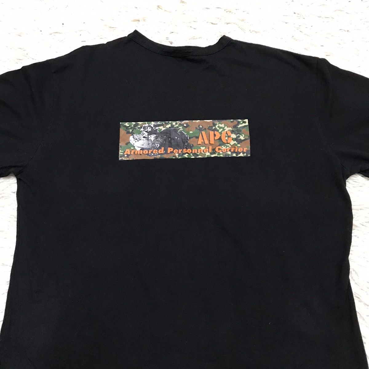A.P.C Rue De Fleurus Paris V-Neck T-Shirt Casual Clothing