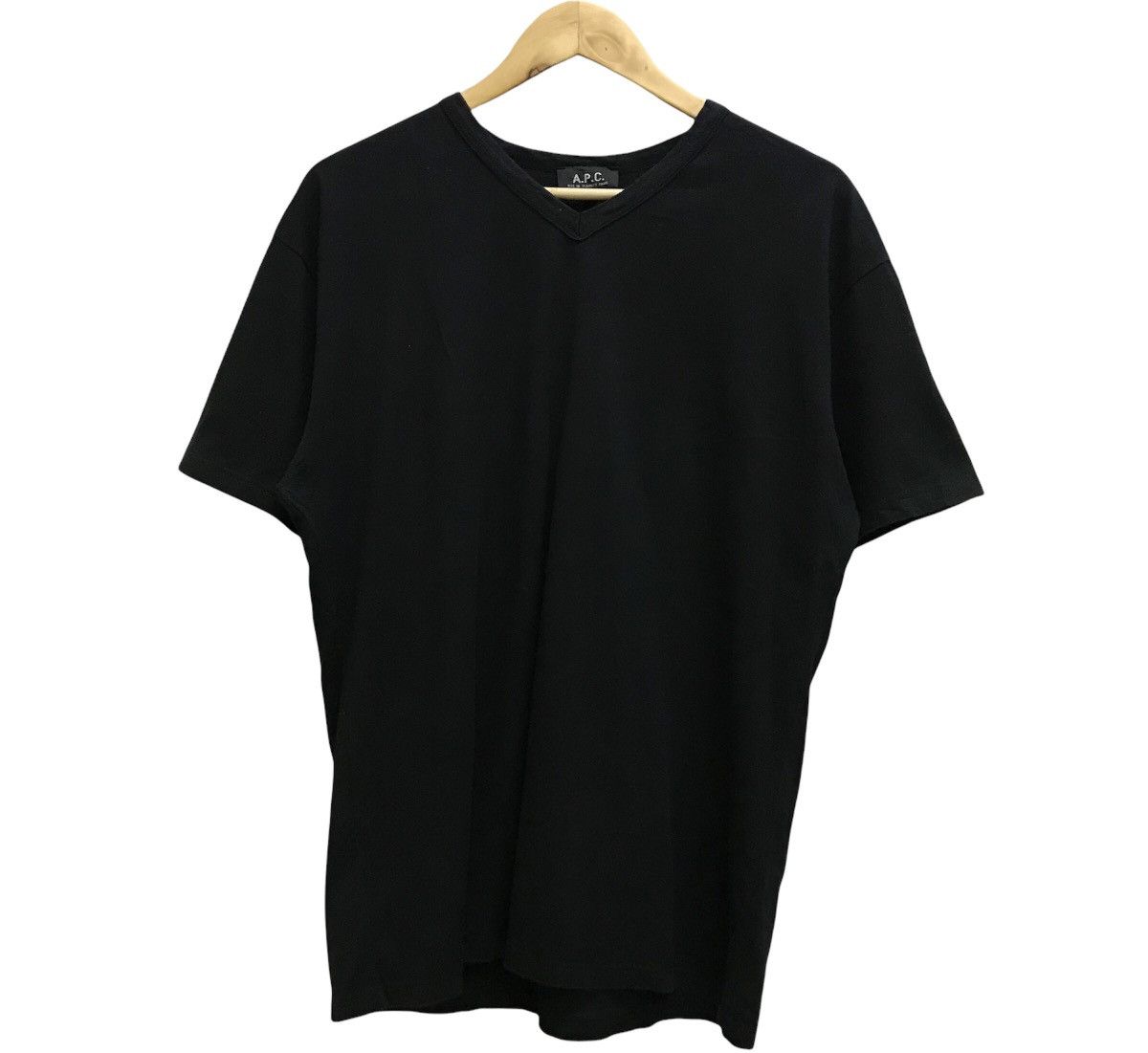 A.P.C Rue De Fleurus Paris V-Neck T-Shirt Casual Clothing