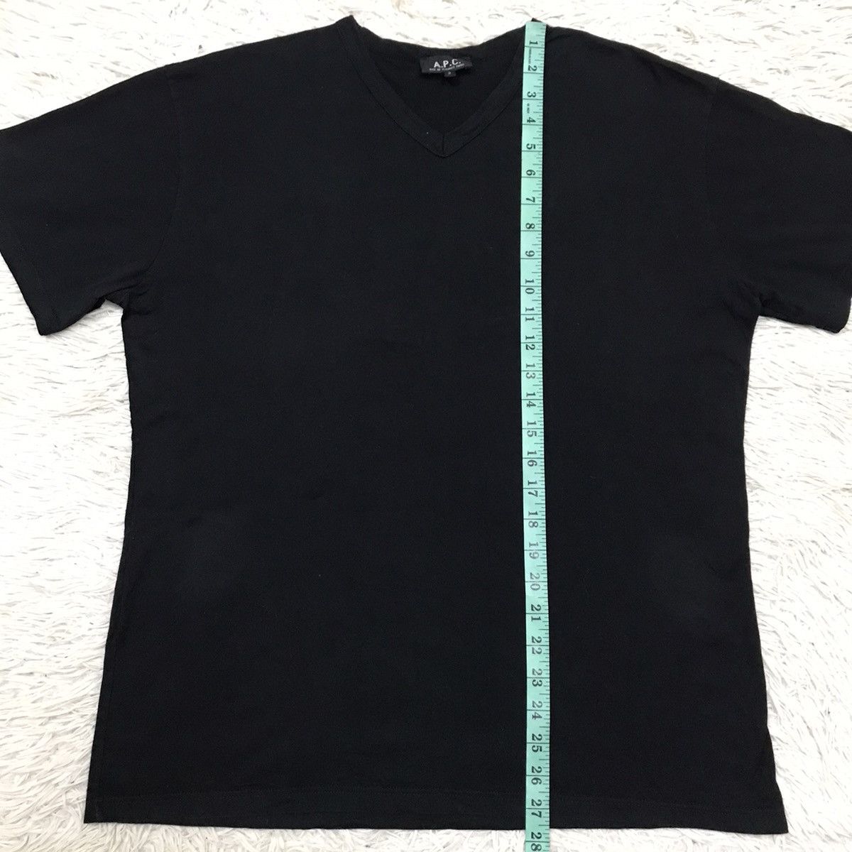 A.P.C Rue De Fleurus Paris V-Neck T-Shirt Casual Clothing