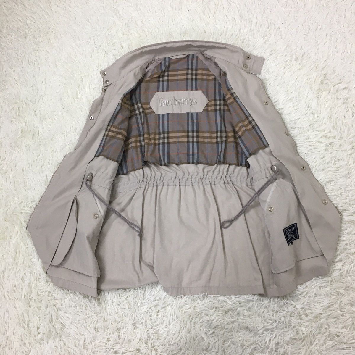 Burberry Burberrys’ Spell Out Lining Fishtail Parka Size US M / EU 48-50 / 2 - 10 Thumbnail