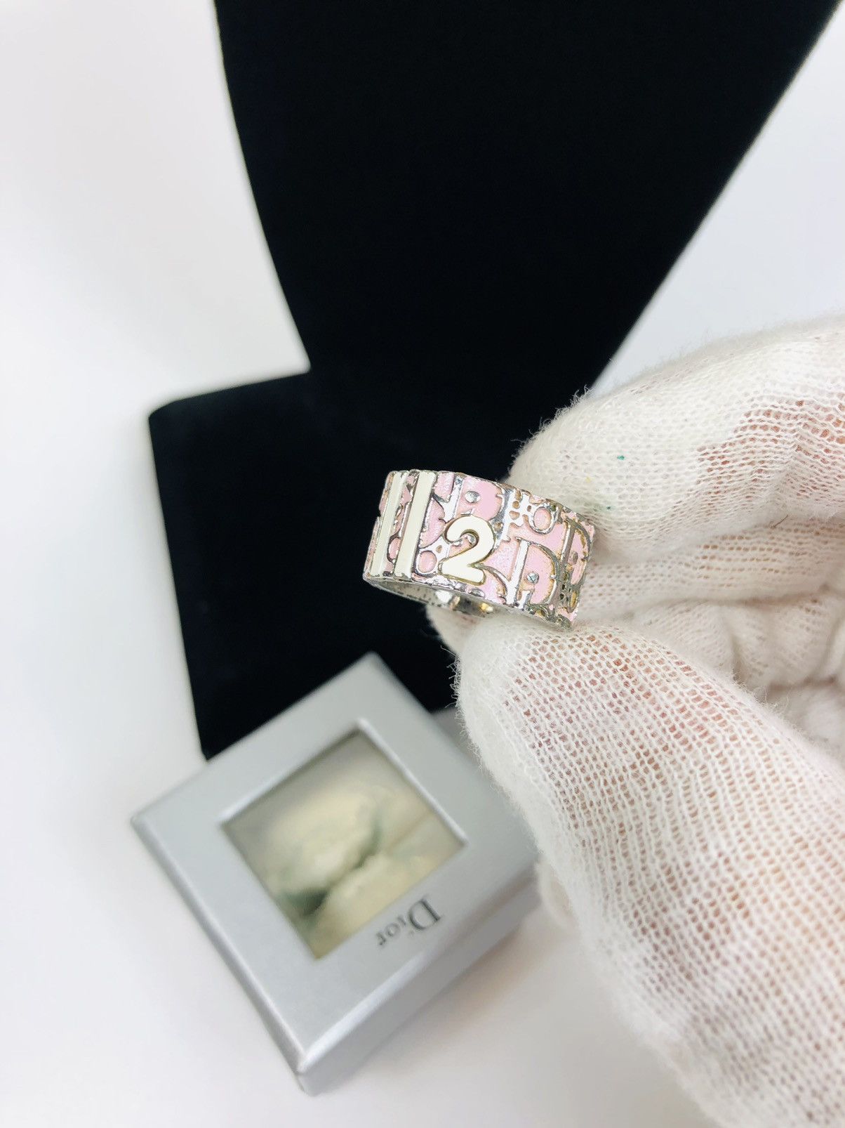 Dior pink trotter 2 ring size 6