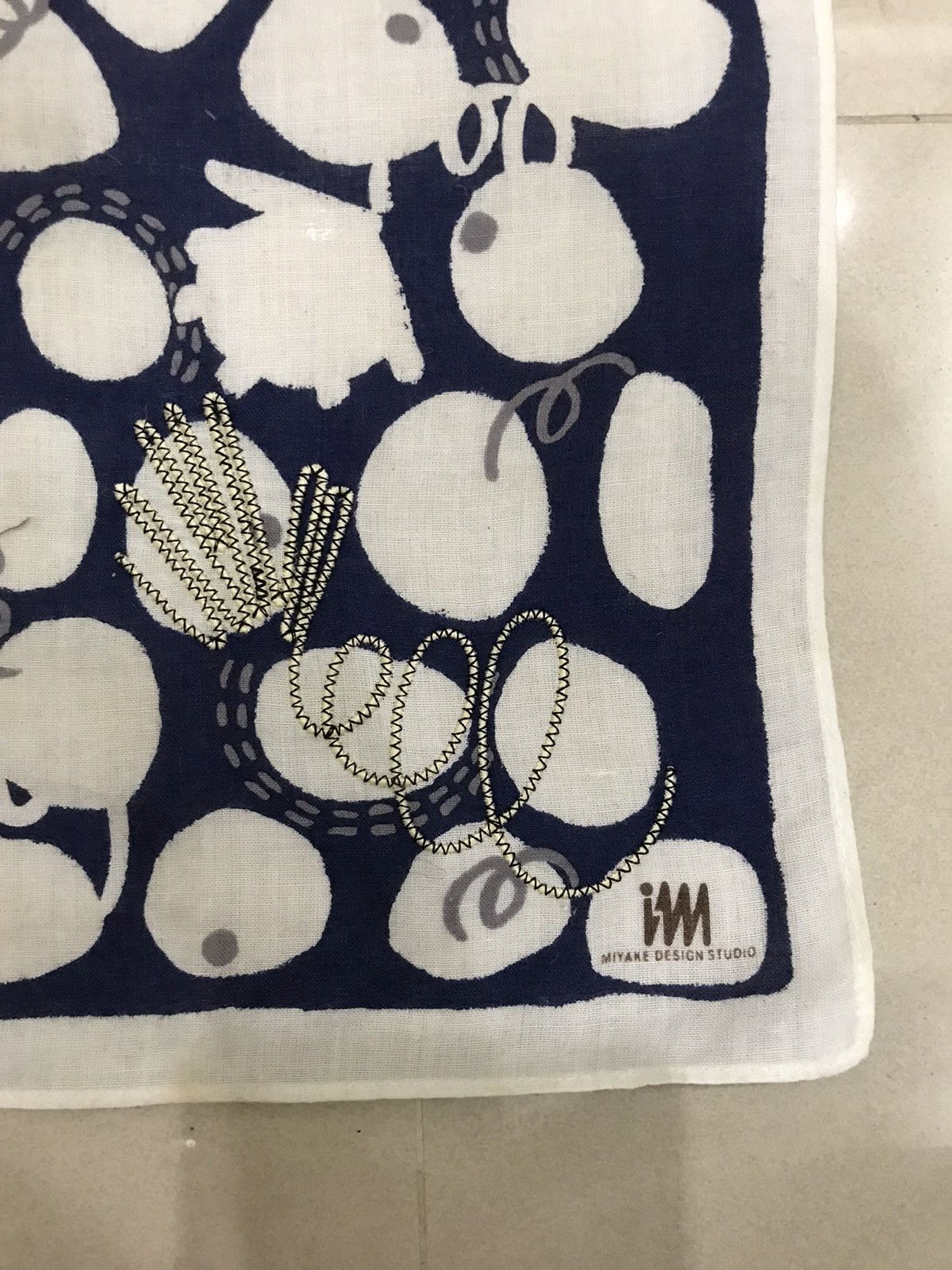 Issey Miyake Issey Miyake Scarf / Handkerchief/Neckerchief /Pocket Square Size ONE SIZE - 3 Thumbnail