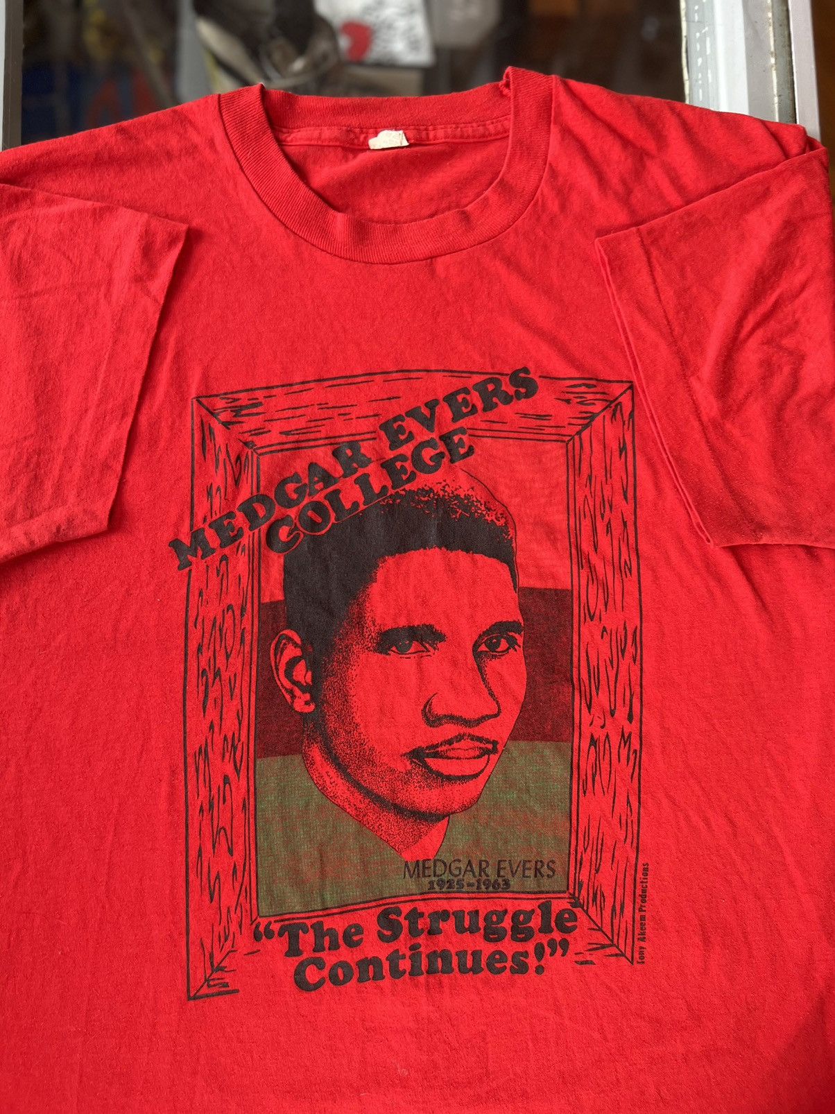 Vintage Vintage 90s HBCU Edgar Evers College Tee Tony Akeem Size US XL / EU 56 / 4 - 1 Thumbnail