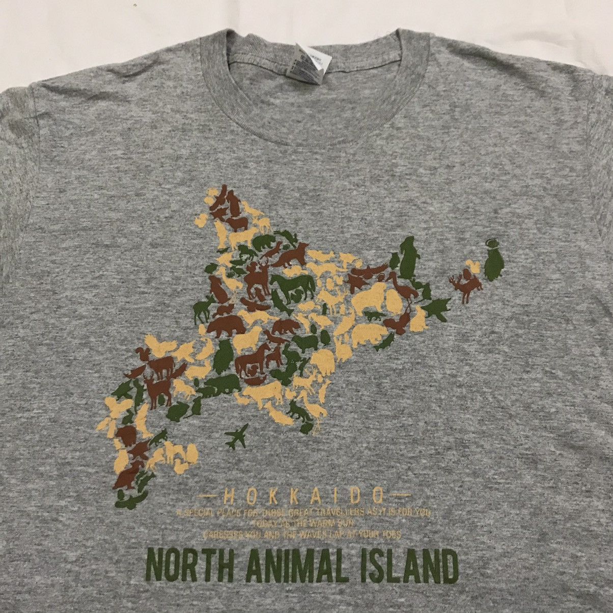 Japanese Brand Hokaido north animal island tshirt Size US M / EU 48-50 / 2 - 6 Thumbnail