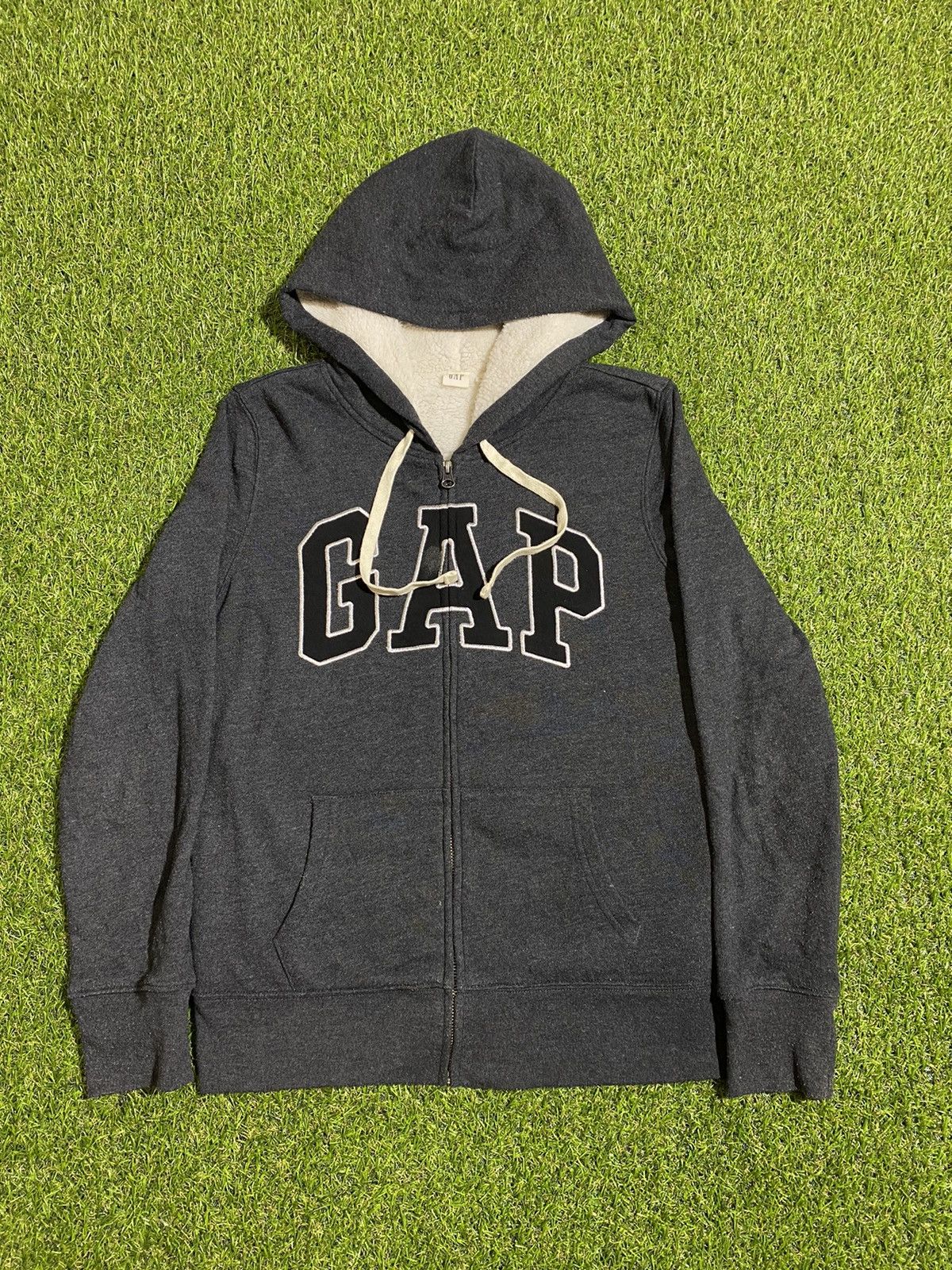 Gap Vintage Y2k Gap zip hoodie streetwear style size S Size US S / EU 44-46 / 1 - 1 Thumbnail