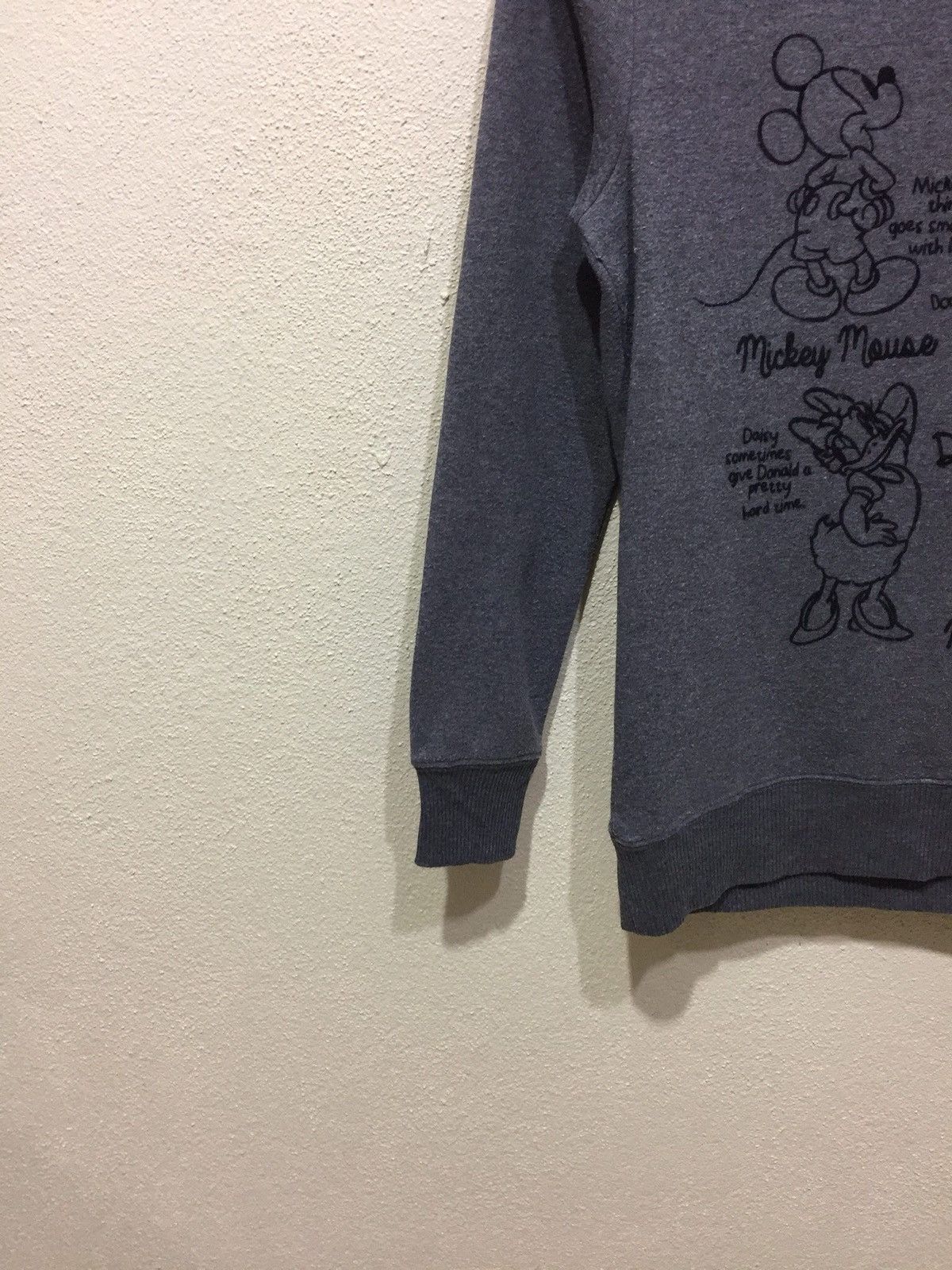 Disney Disney Mickey & Friends Sweatshirt Big Logo size M fits XS Size US XS / EU 42 / 0 - 2 Thumbnail