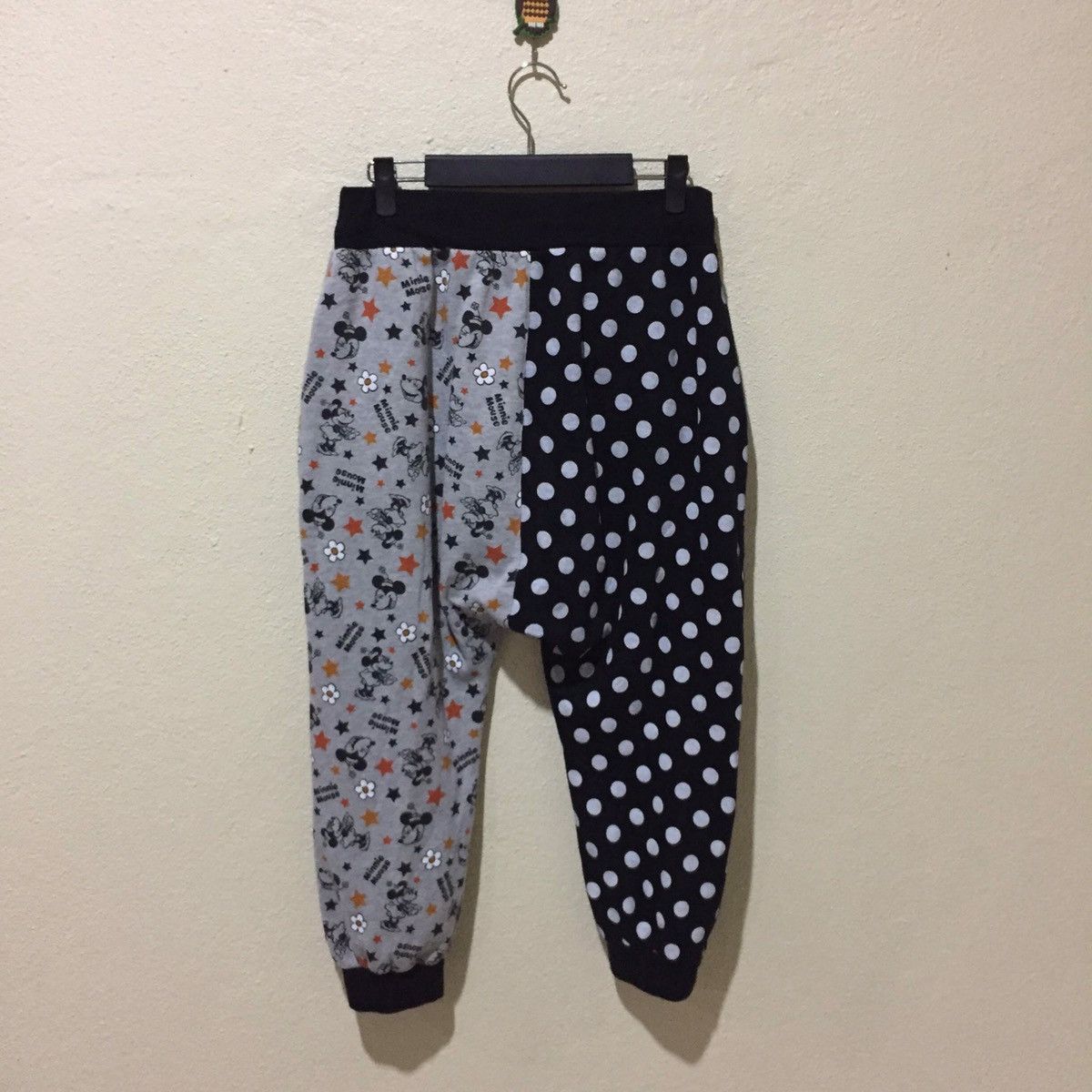Disney Disney Minnie Mouse Jogger Pants size L Size US 26 / EU 42 - 3 Thumbnail