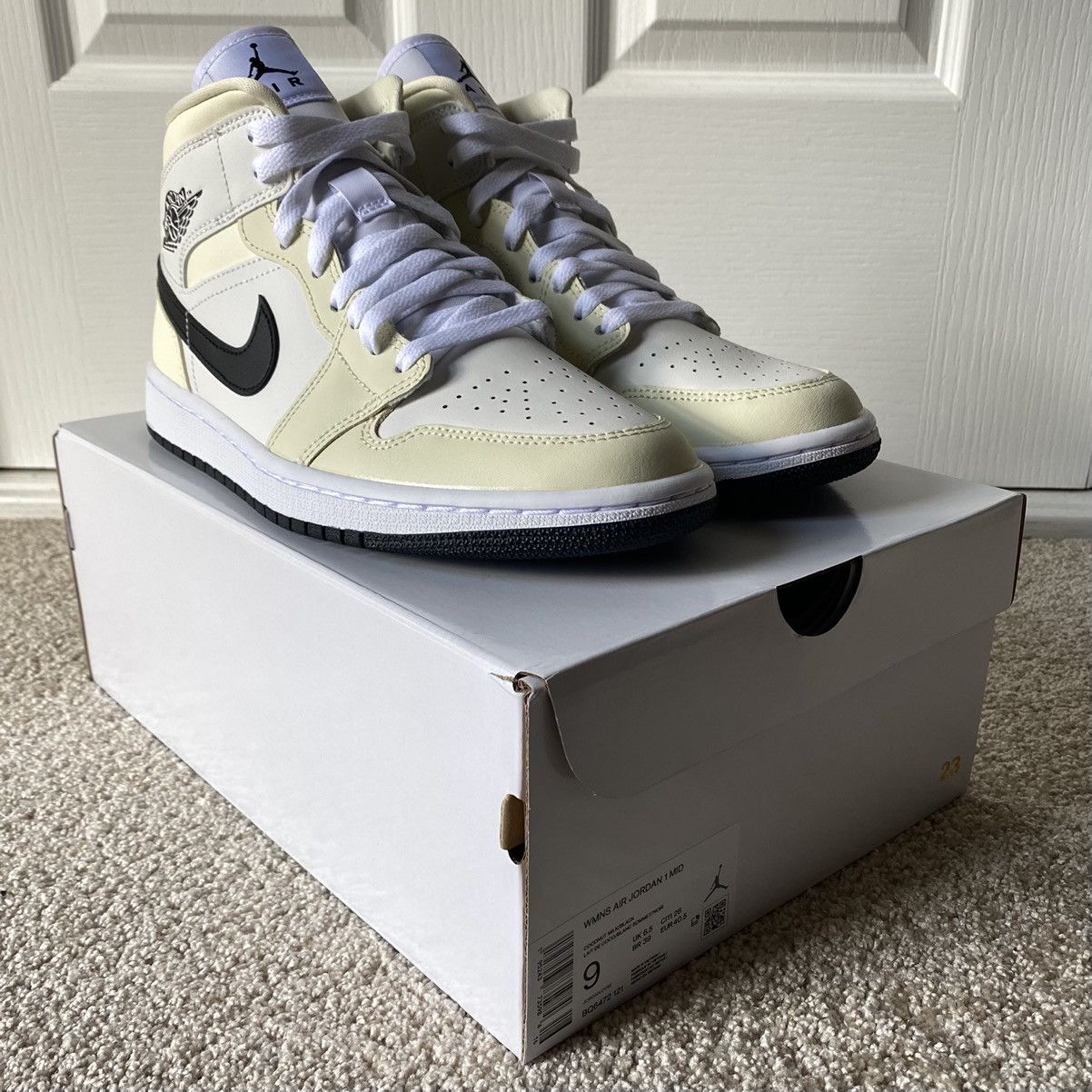 Jordan Brand × Nike Jordan 1 Mid Coconut Milk 9W Size US 9 / IT 39 - 3 Thumbnail